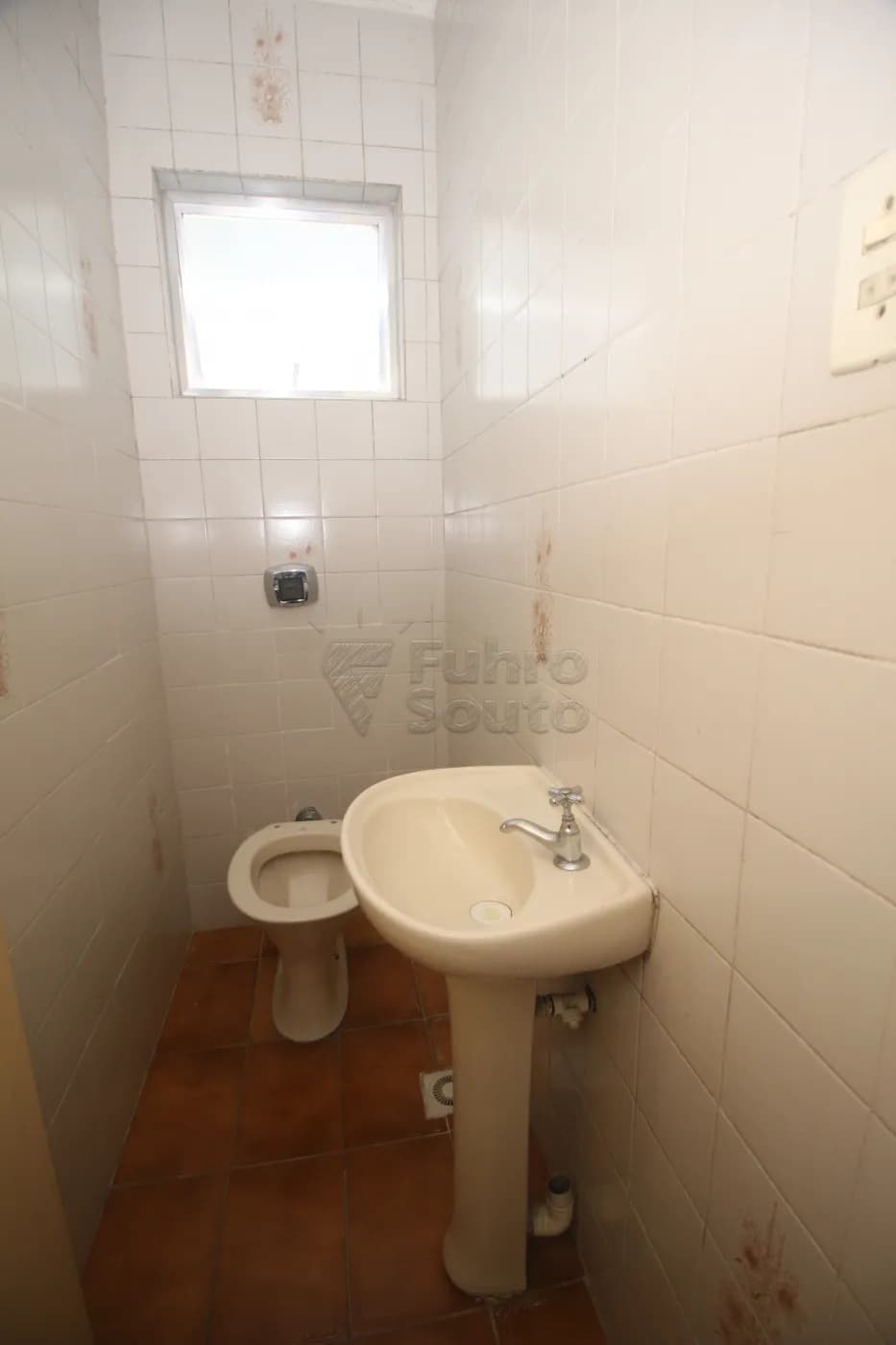 rcpx8c-pelotas-comercial-sala-em-condominio-centro-31-05-2025_01-55-49-9.webp