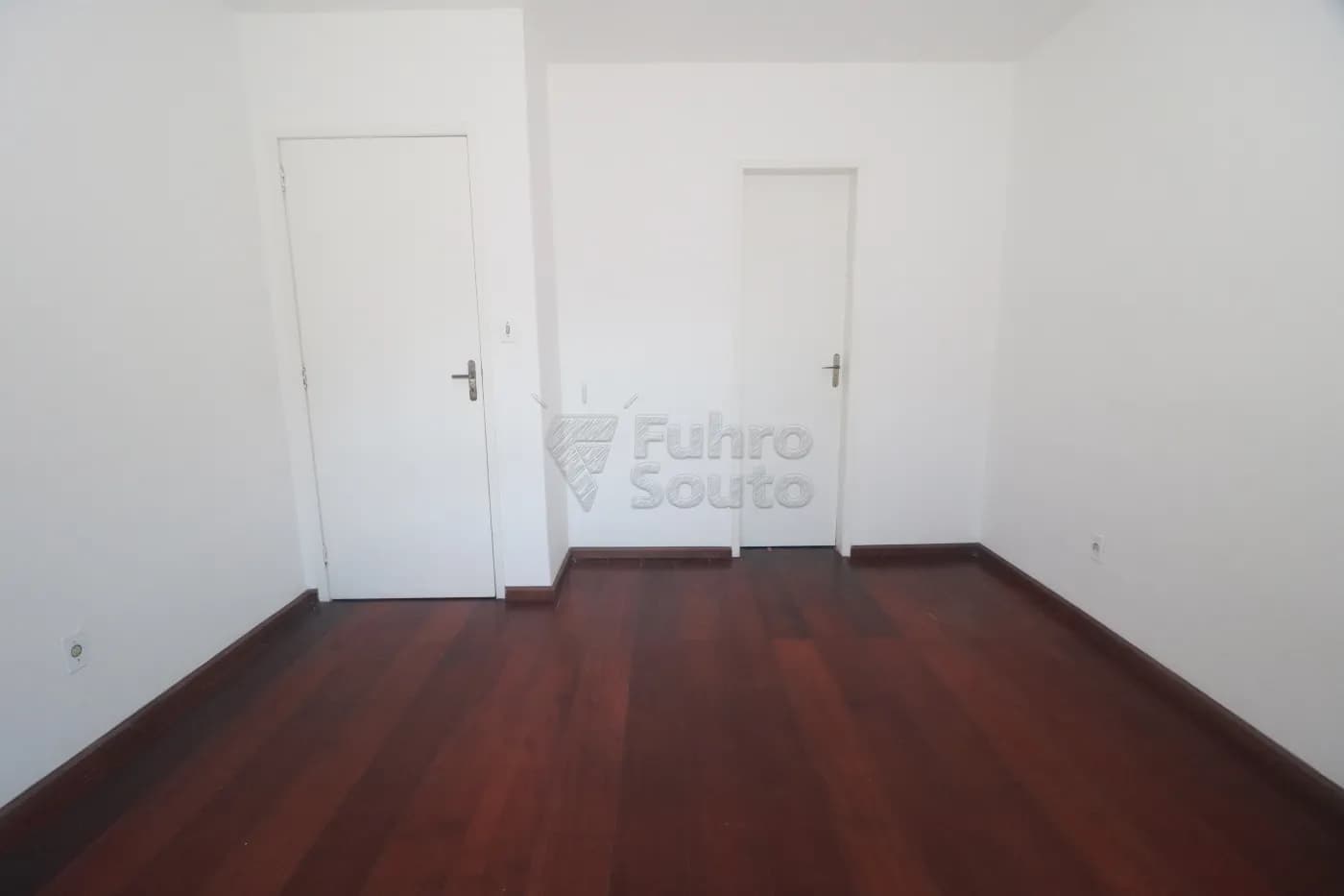 rhnjld-pelotas-apartamento-padrao-centro-27-05-2026_01-14-33-6a166fa972662.webp