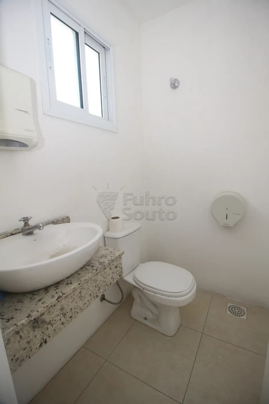 riwri-pelotas-comercial-predio-centro-31-01-2025_00-45-47-34.webp