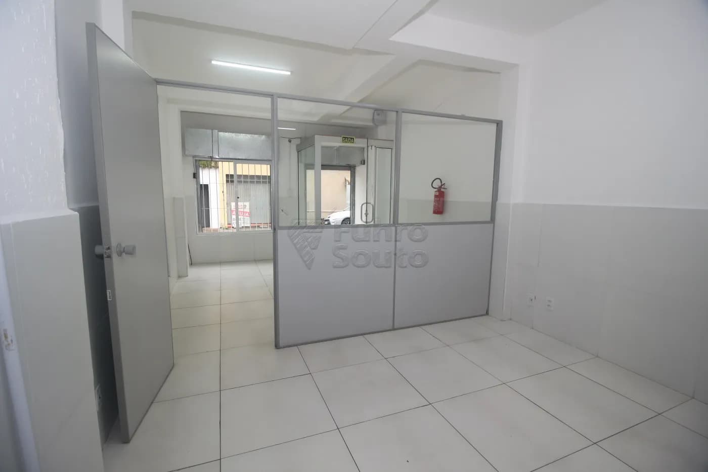 rpl9v-pelotas-comercial-sala-fora-de-condominio-centro-07-10-2025_23-32-41-10.webp