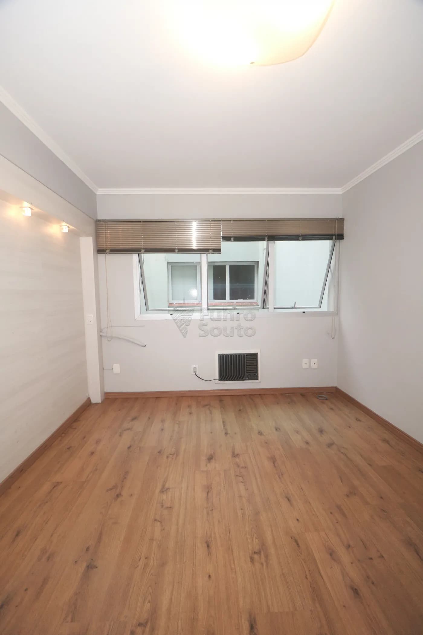 rpqbd-pelotas-comercial-sala-em-condominio-centro-07-07-2026_00-06-29-6a4c6d3571350.webp