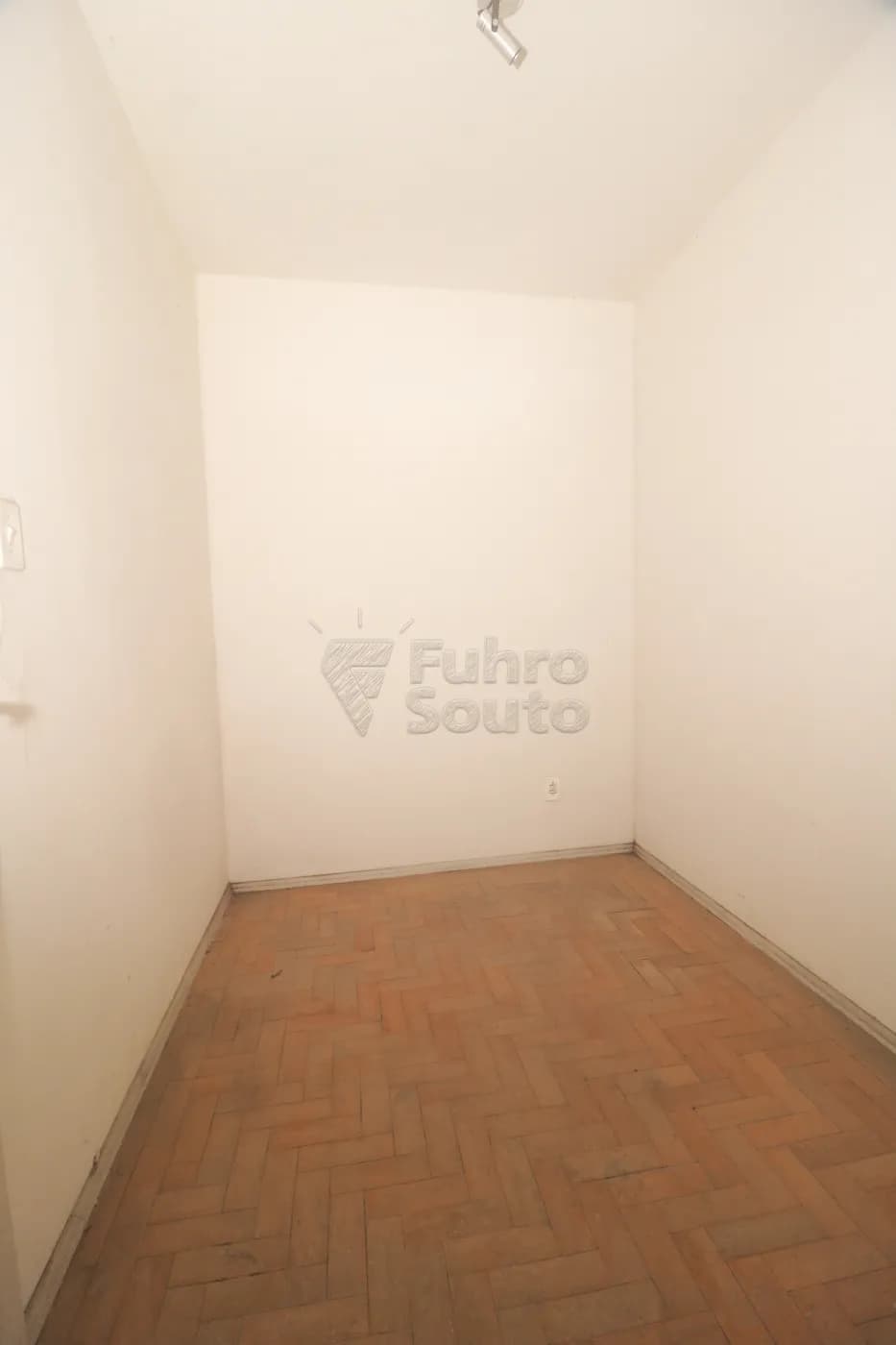 rqkc8n-pelotas-apartamento-padrao-centro-26-06-2026_19-48-50-6a3f01d2000a2.webp