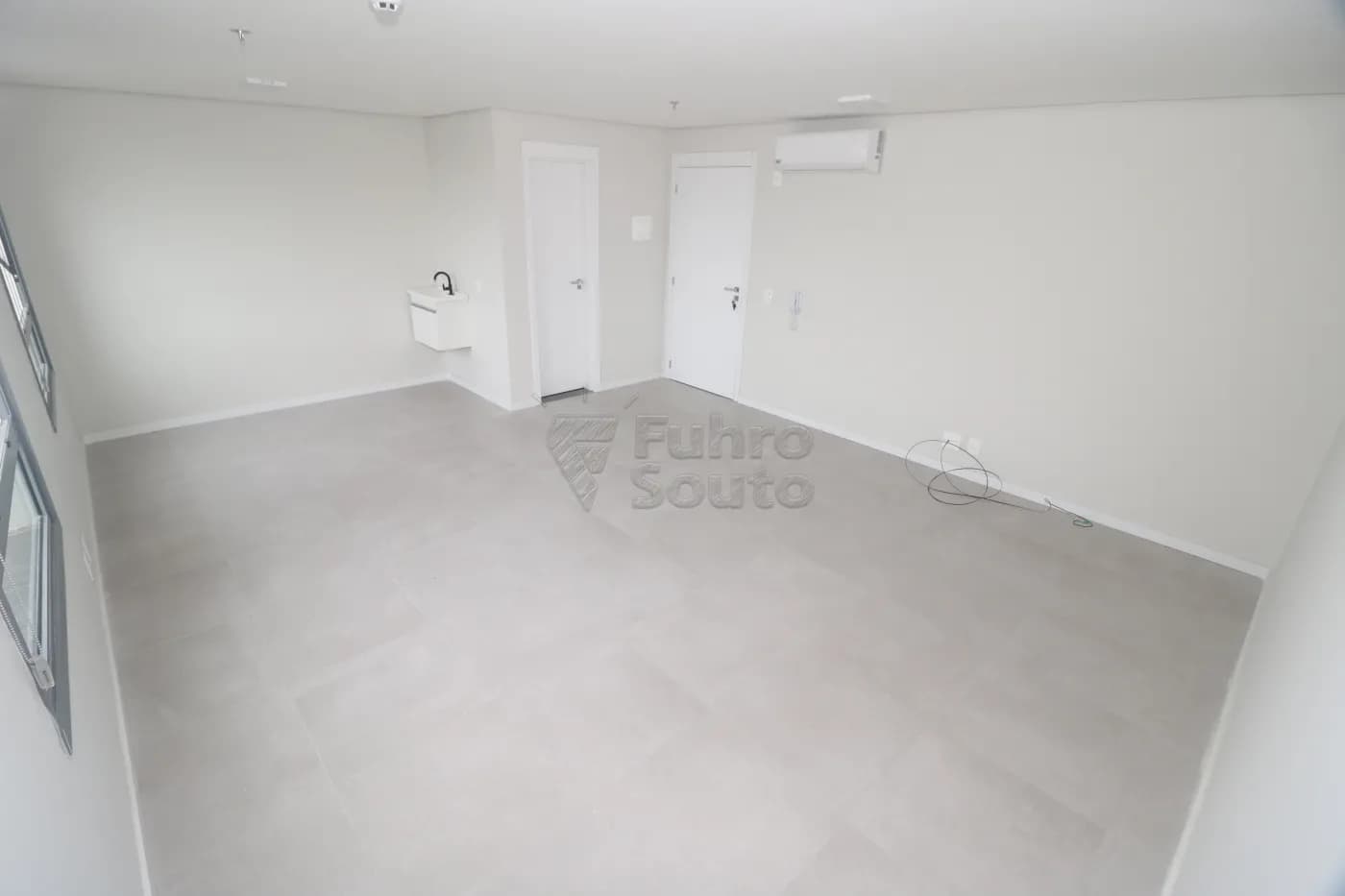 rqwkjd-pelotas-comercial-sala-em-condominio-sao-goncalo-06-05-2026_23-07-10-69fbf3ce7728f.webp