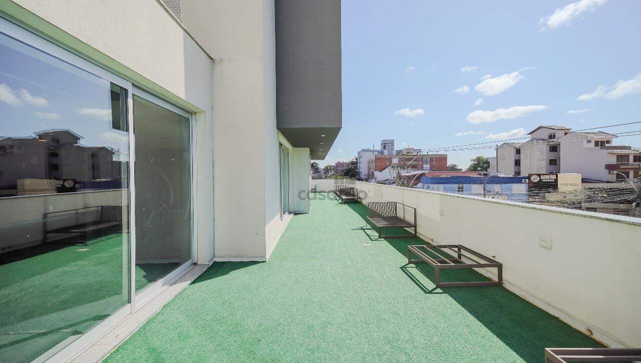 rtxyga-studio-1-quarto-no-pelotas-sacada-predio.jpg
