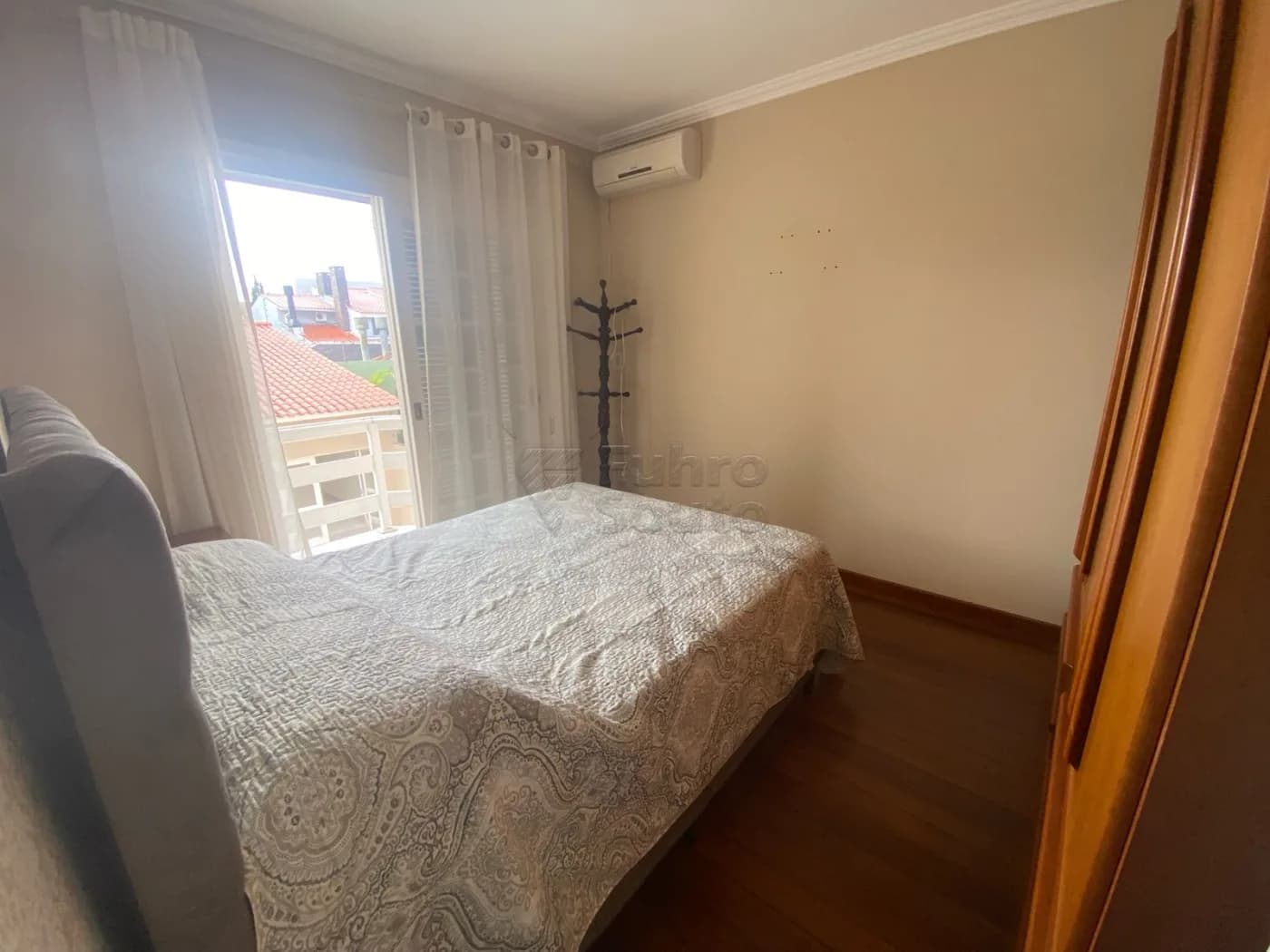 s1hj3ze-pelotas_casa_padrao_centro_04-02-2026_09-27-41_30.webp
