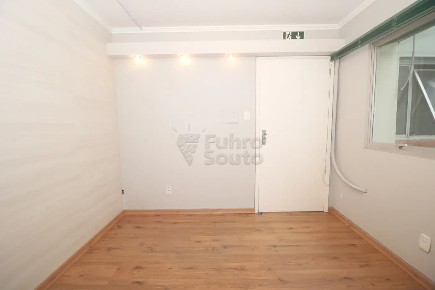 s4u2xb-pelotas-comercial-sala-em-condominio-centro-07-07-2026_00-06-20-6a4c6d2c825d5.webp