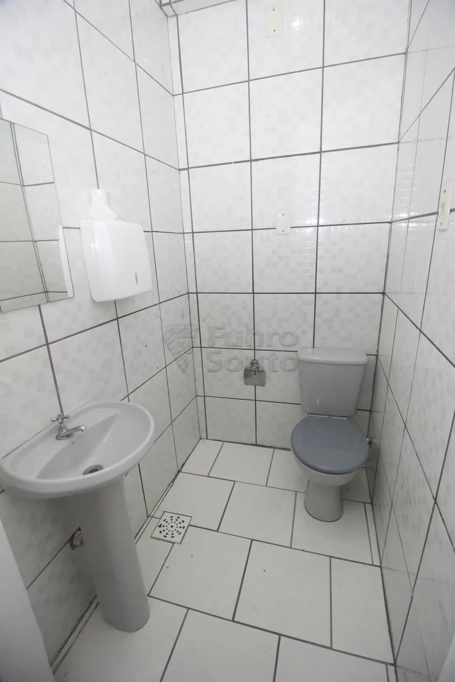 s62ei8-pelotas-comercial-sala-fora-de-condominio-centro-07-10-2025_23-32-50-18.webp