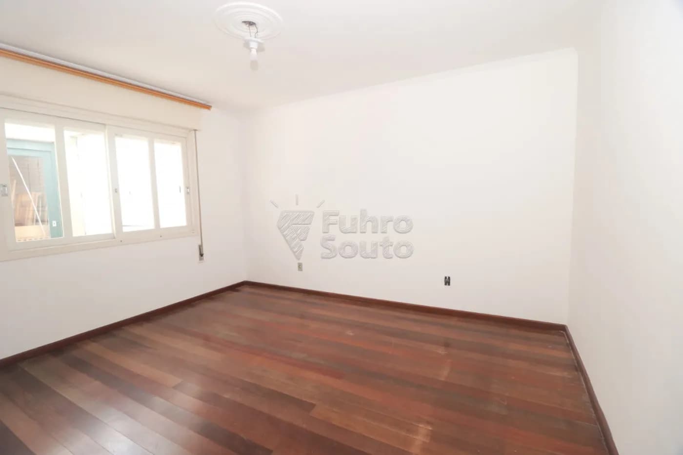 s8e84-pelotas-casa-padrao-centro-03-03-2026_13-53-46-69a7121a24b6e.webp