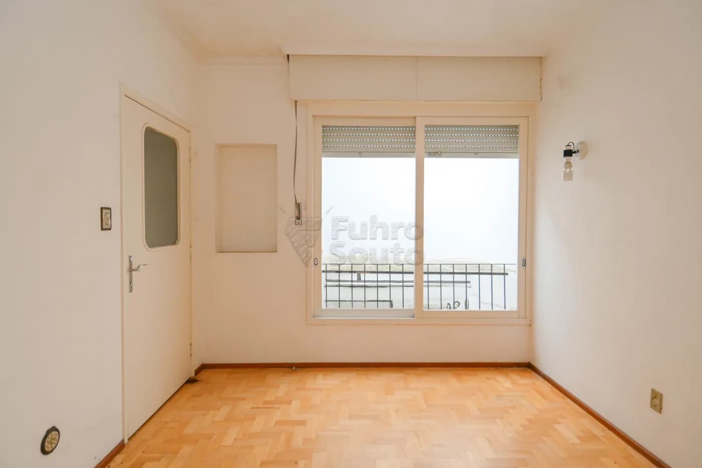 saj1nq-pelotas-casa-padrao-centro-19-09-2024_20-57-01-8.webp