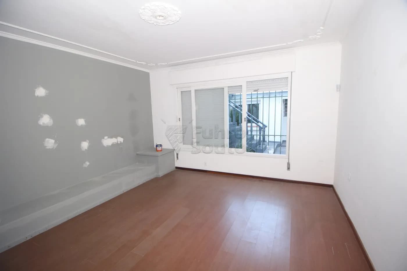 sdizw7-pelotas-casa-padrao-centro-22-09-2025_23-38-26-18.webp