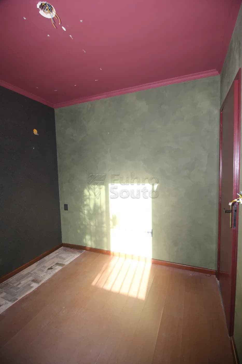 sj76ky-pelotas-casa-padrao-centro-22-09-2025_23-38-18-12.webp