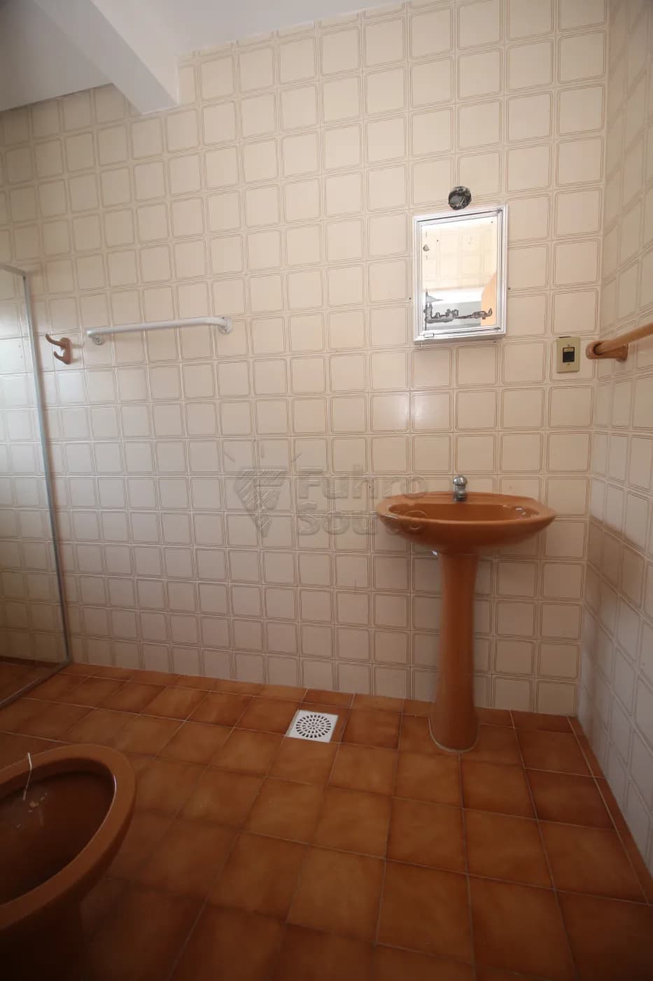 sux1u0i-pelotas-apartamento-padrao-centro-18-07-2025_22-44-14-19.webp