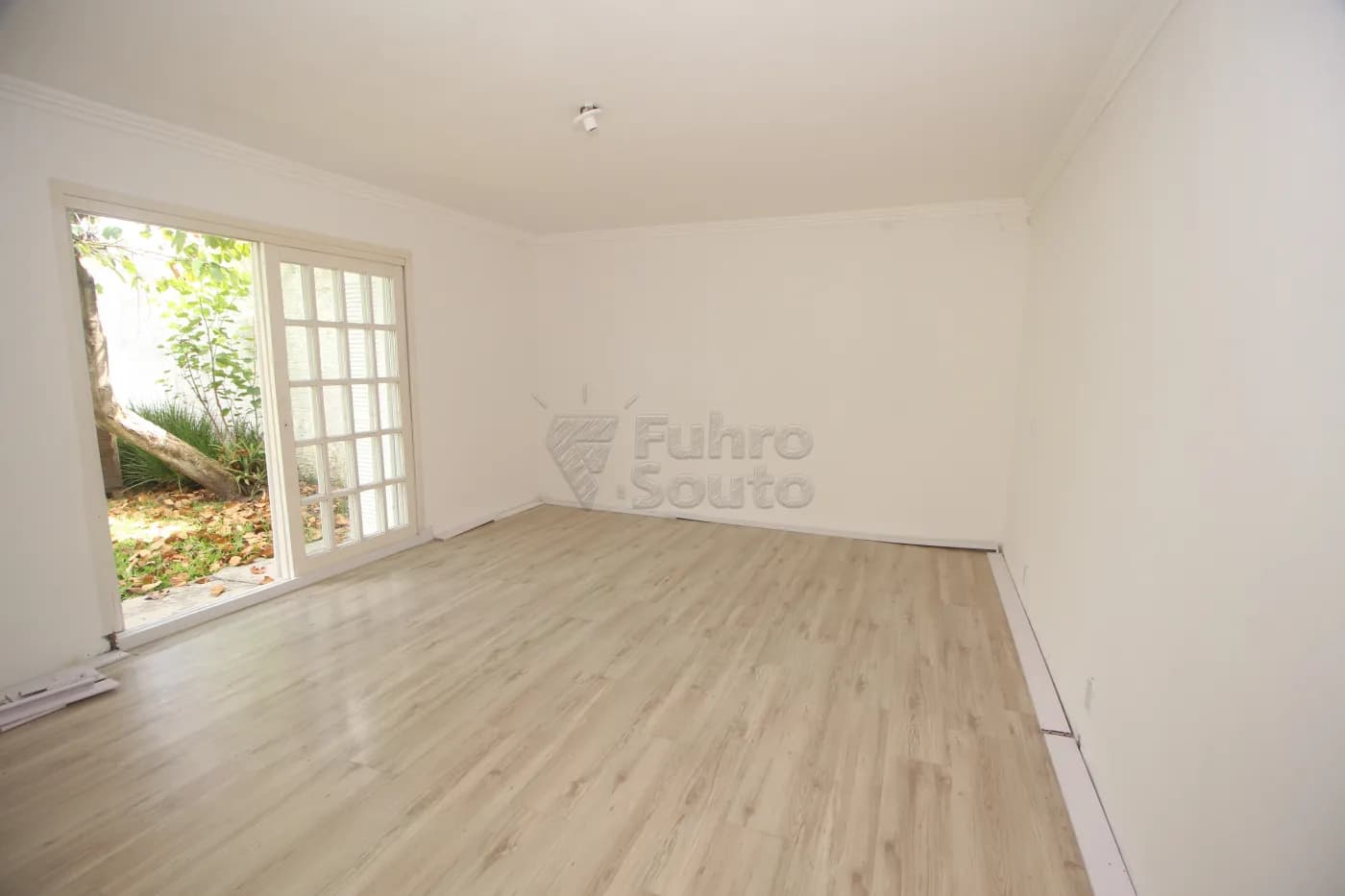 sznhzs-pelotas-casa-padrao-centro-12-01-2025_03-34-20-12.webp
