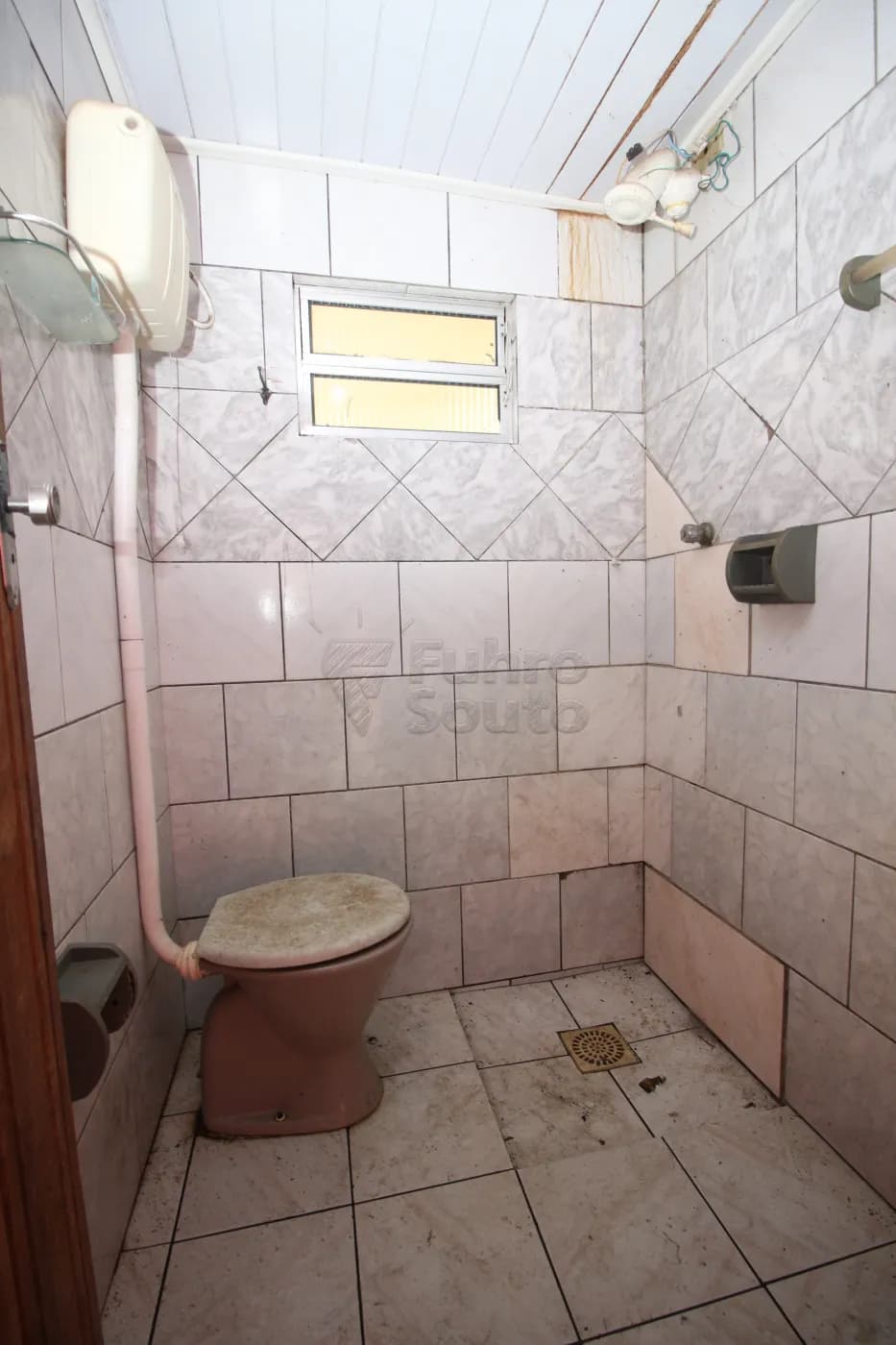 t0bq5m-pelotas-casa-padrao-fragata-06-05-2024_23-54-34-32.webp