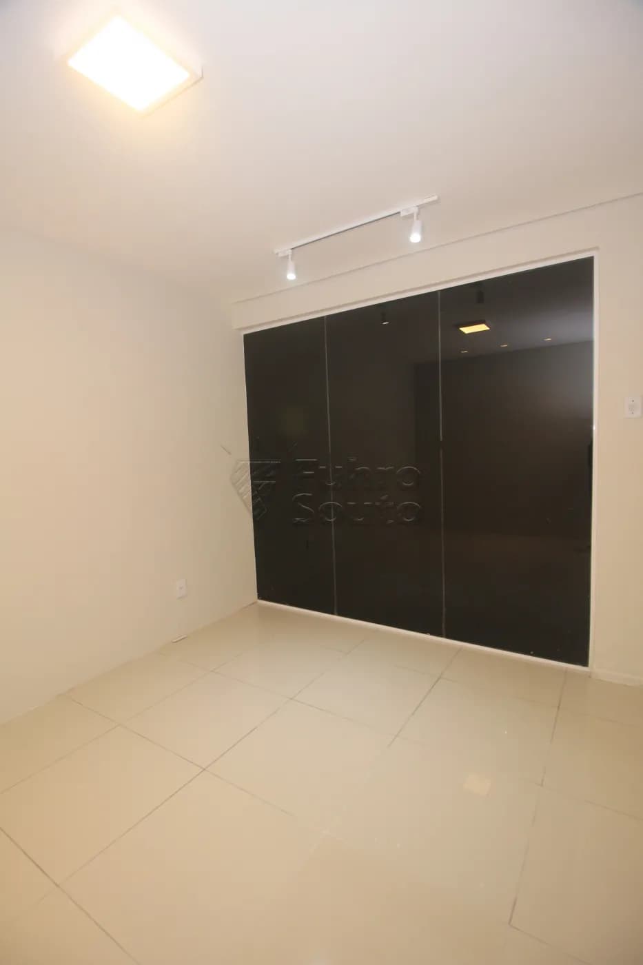 t2h4rm-pelotas-comercial-predio-centro-24-09-2025_23-29-55-27.webp