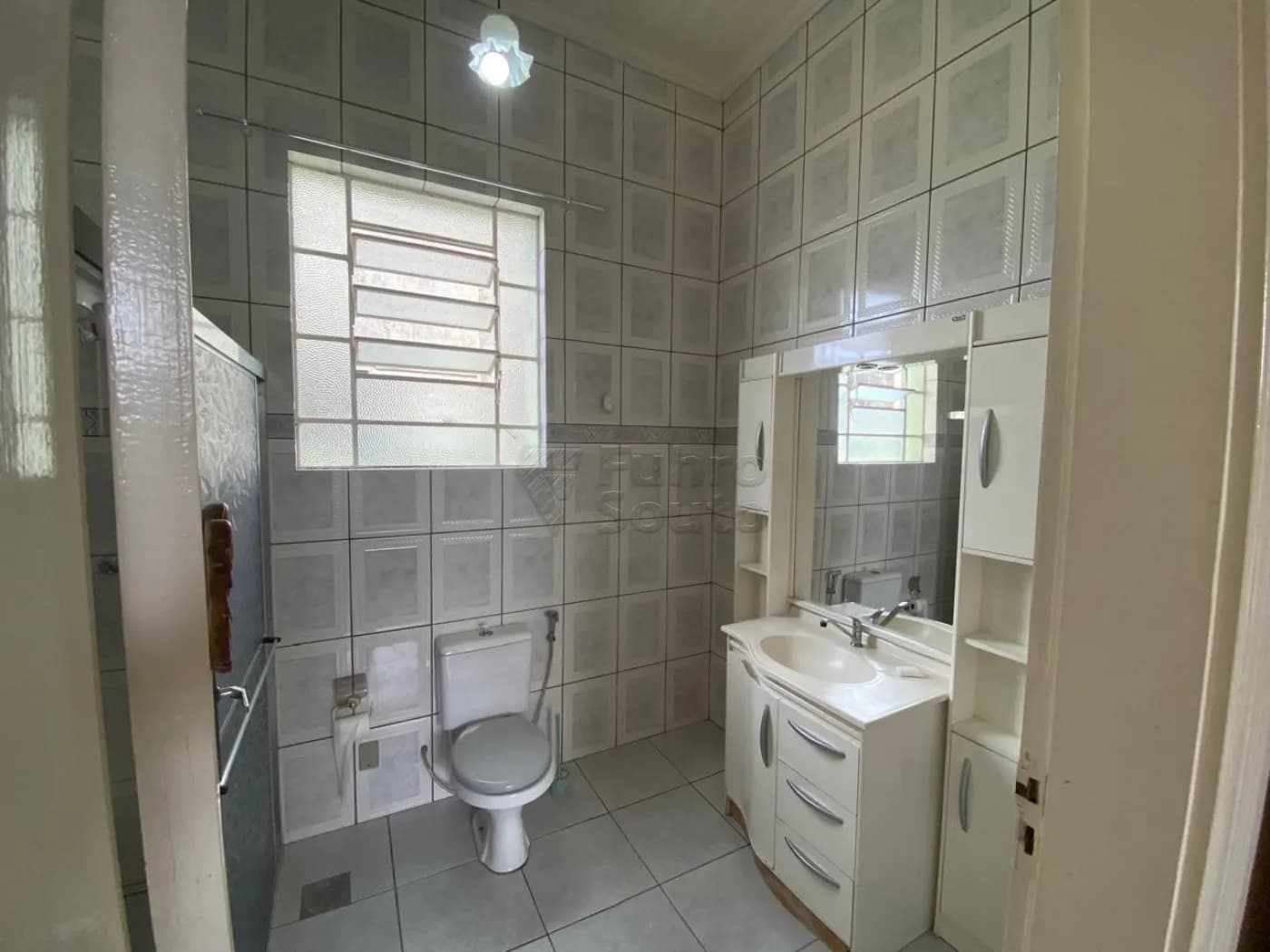 t50z2q-pelotas-casa-padrao-centro-25-10-2024_13-04-17-2.webp