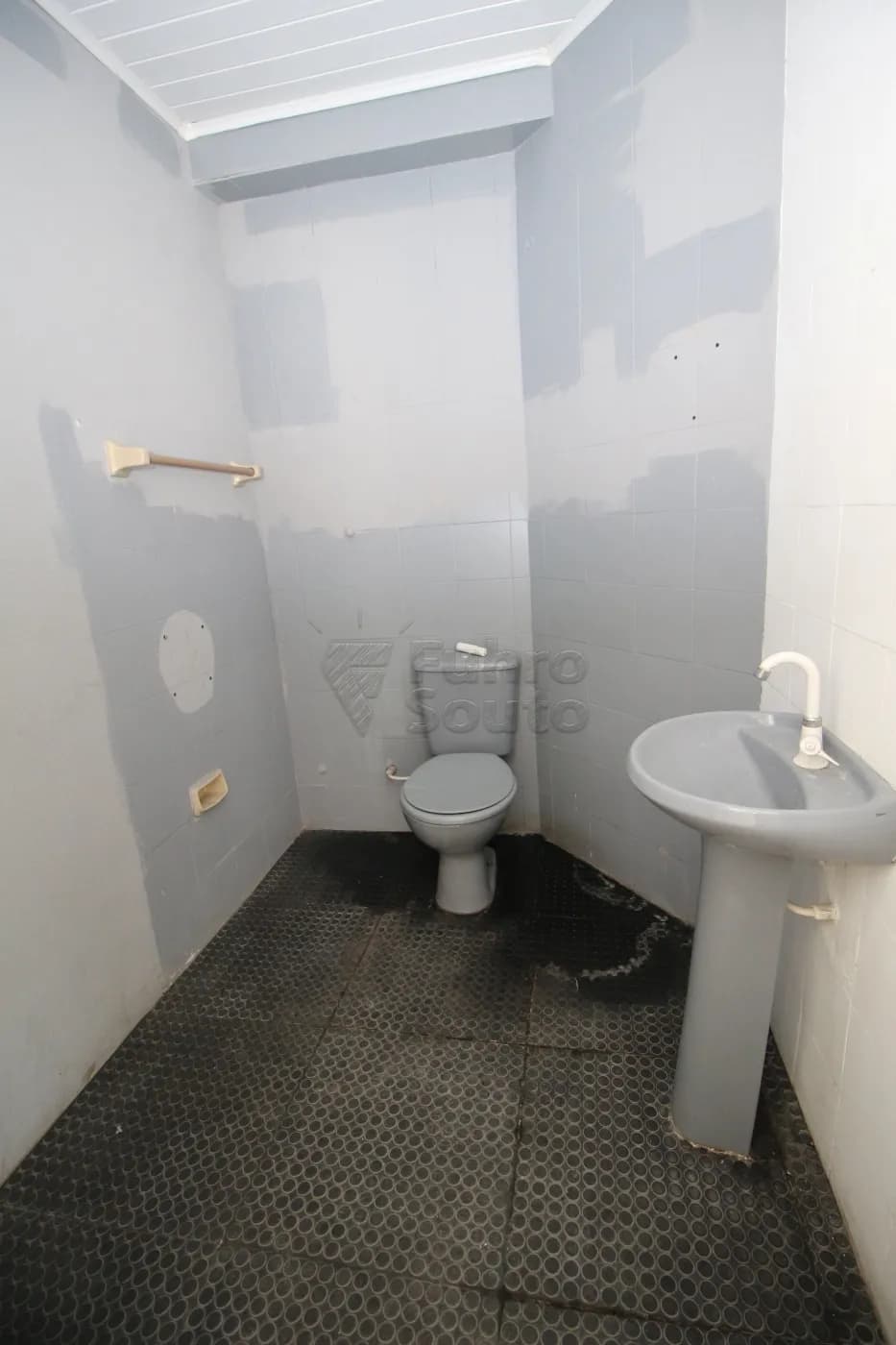 tf0xv5-pelotas-comercial-casa-centro-08-02-2024_22-14-04-27.webp