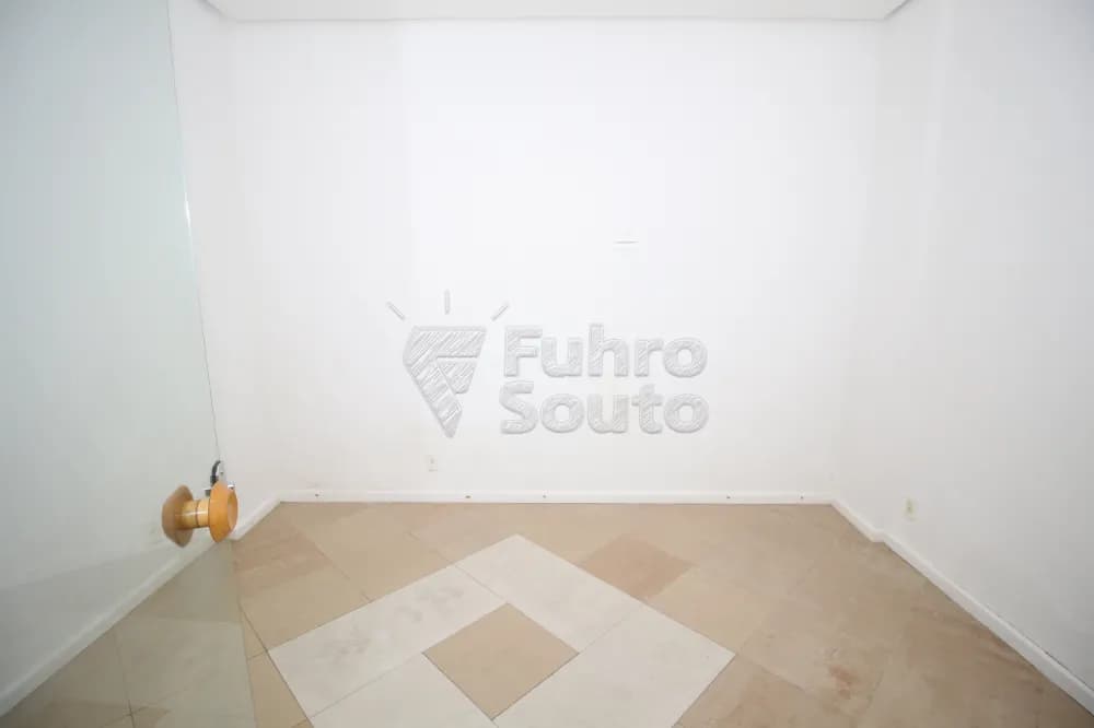 ti8snh-pelotas-comercial-sala-em-condominio-centro-18-08-2023_23-53-39-5.webp