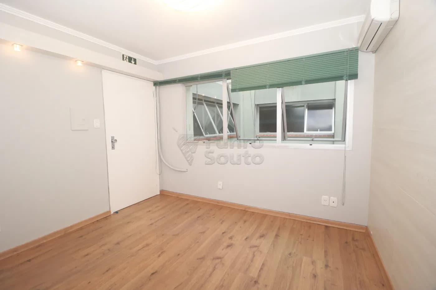 tkj1f5-pelotas-comercial-sala-em-condominio-centro-07-07-2026_00-06-17-6a4c6d2991d23.webp