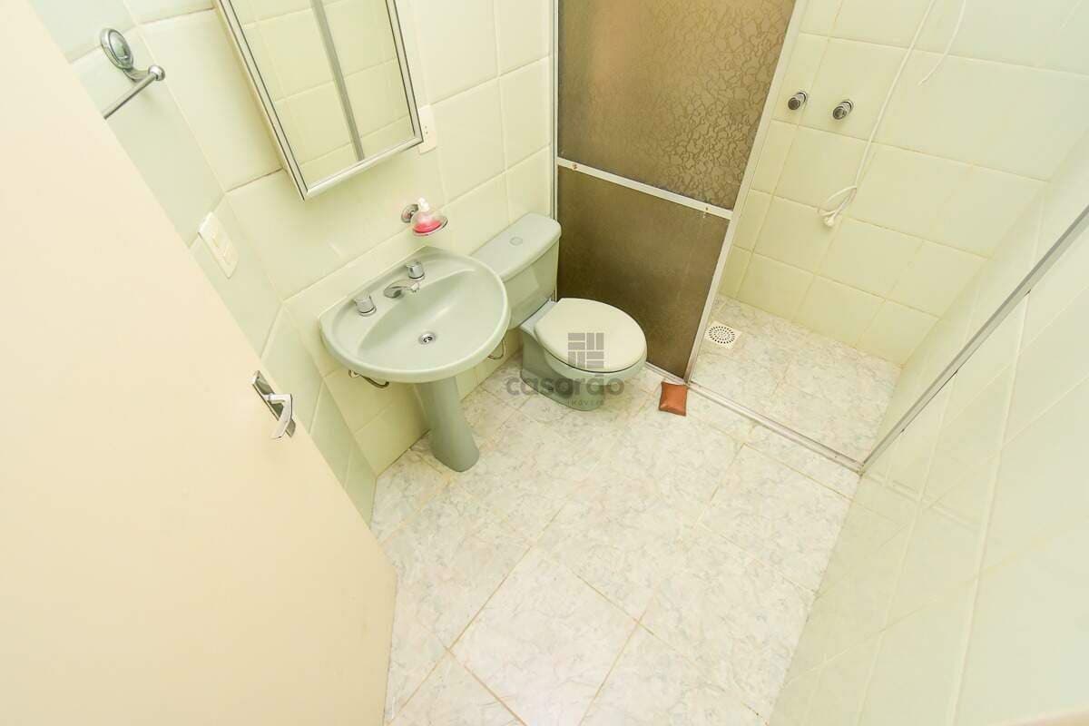 tq2t7-casa-comercial-8-quartos-no-pelotas-banheiro-suite-5.jpg