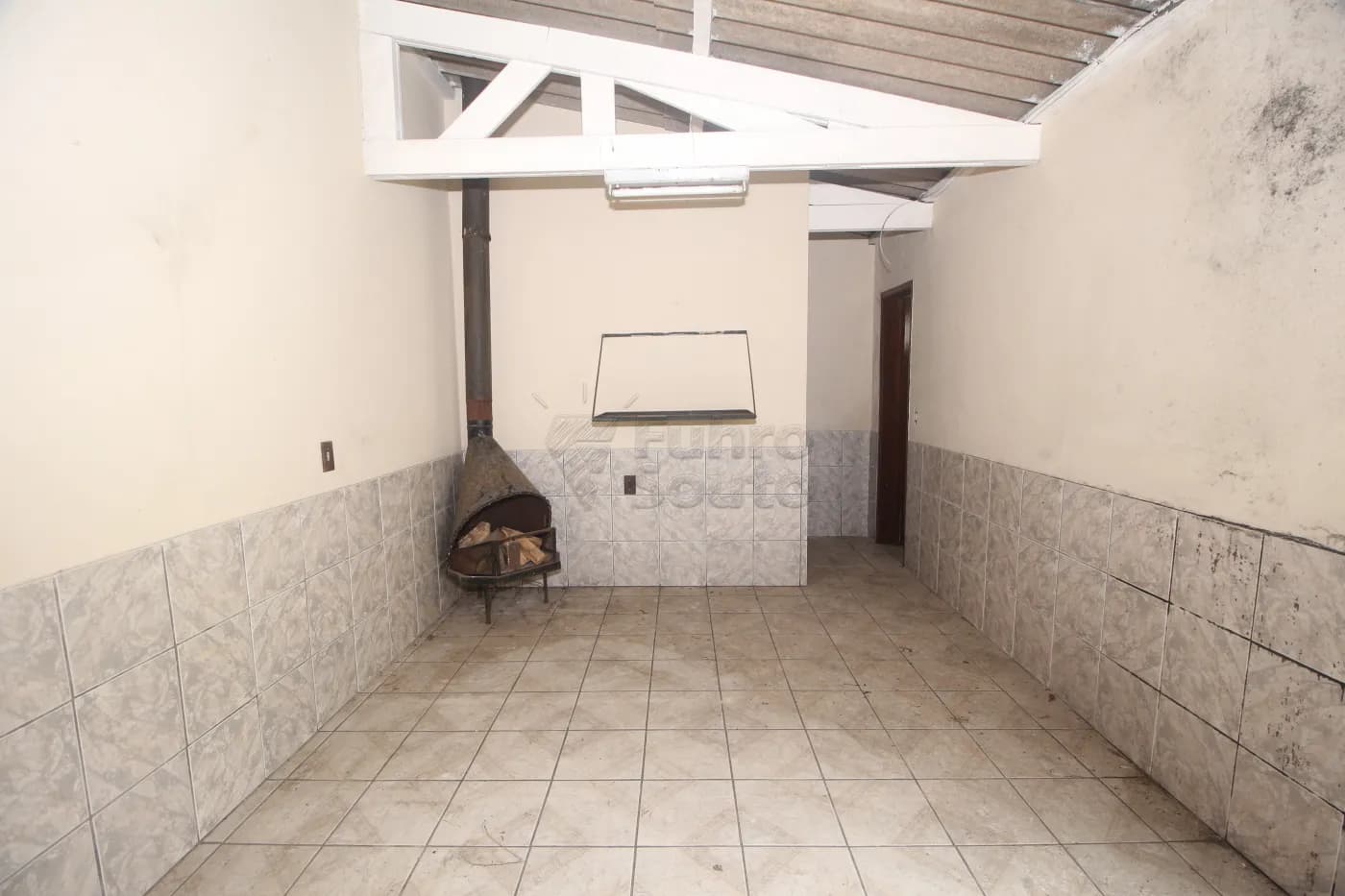 tssy7g-pelotas-casa-padrao-centro-15-12-2024_01-05-18-34.webp