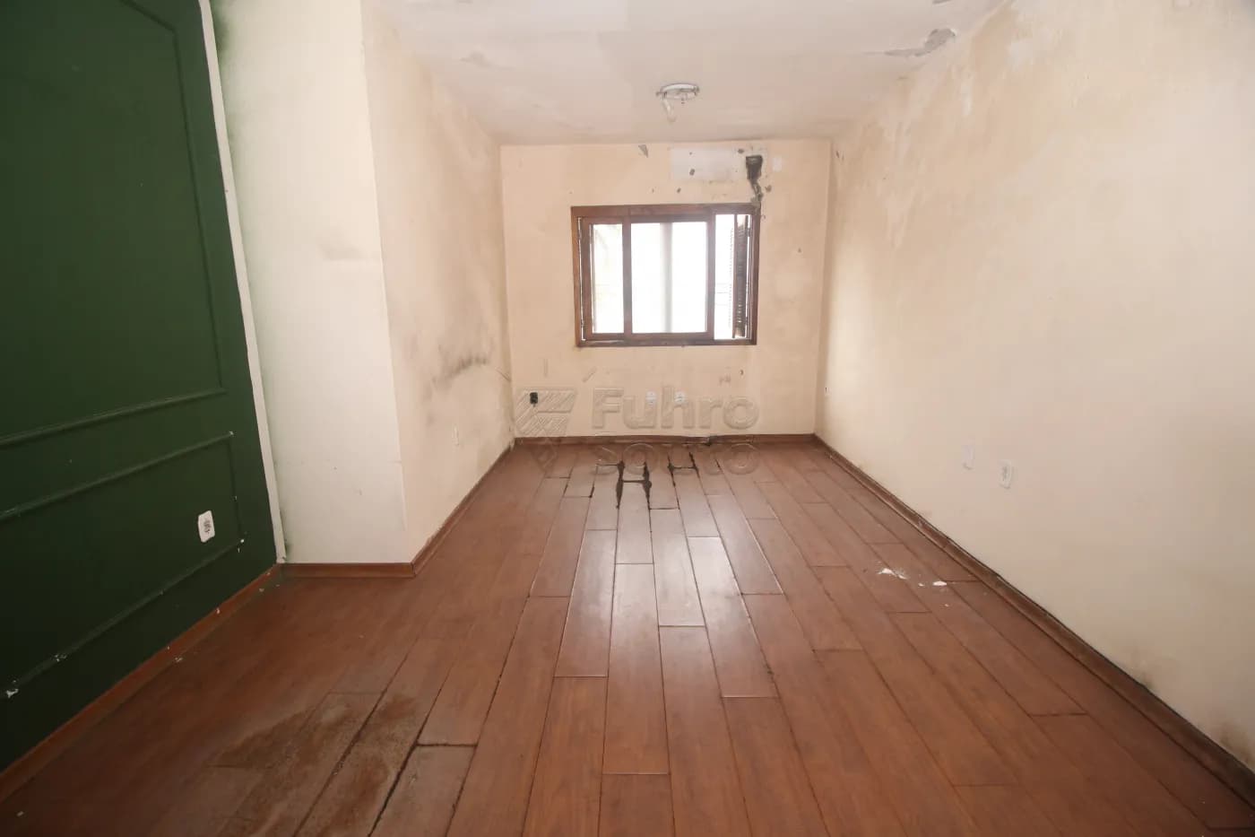 txx27o-pelotas-casa-padrao-centro-07-11-2024_02-32-51-26.webp