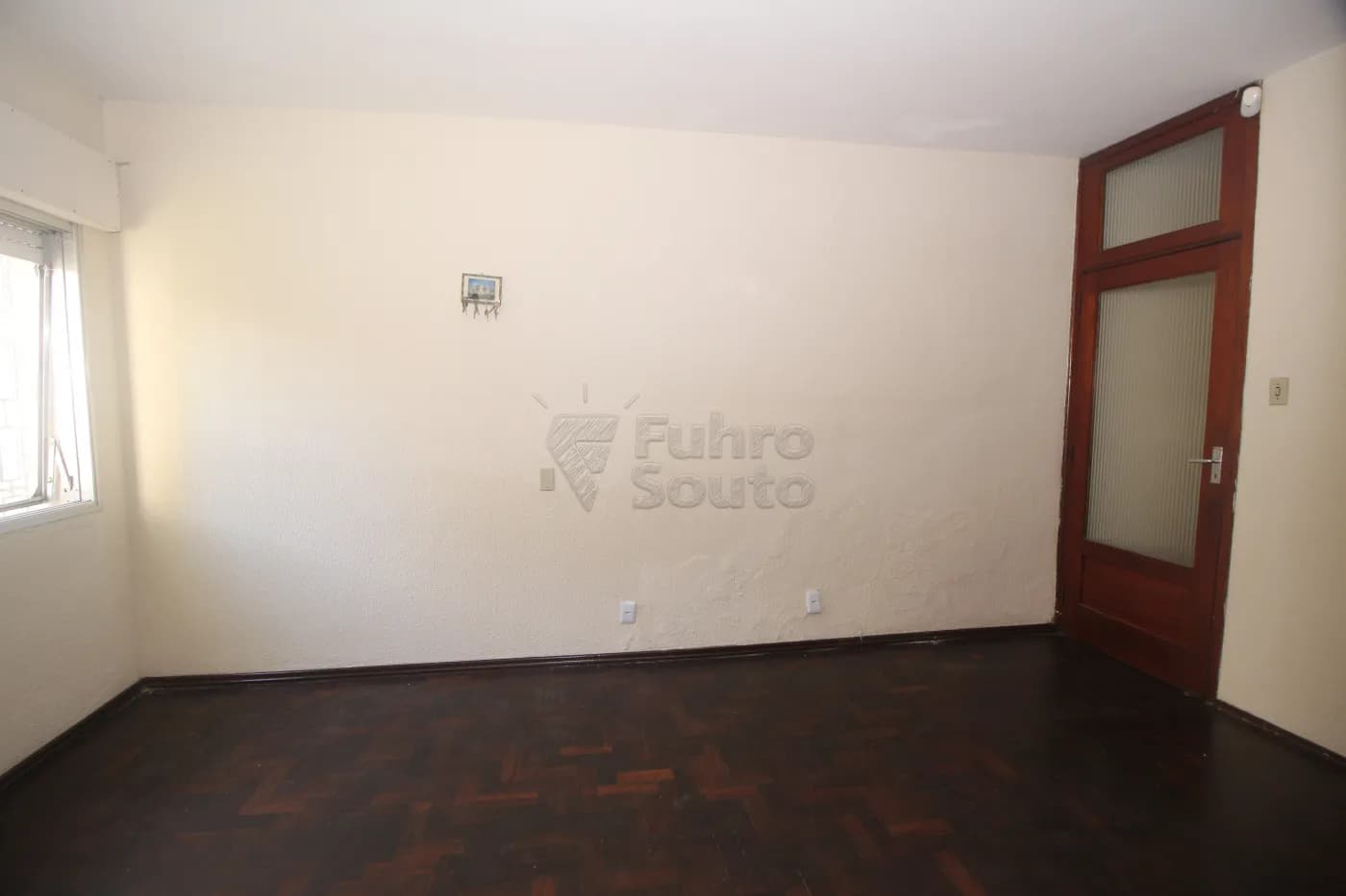 u698o-pelotas-casa-padrao-centro-04-11-2025_01-03-40-20.webp