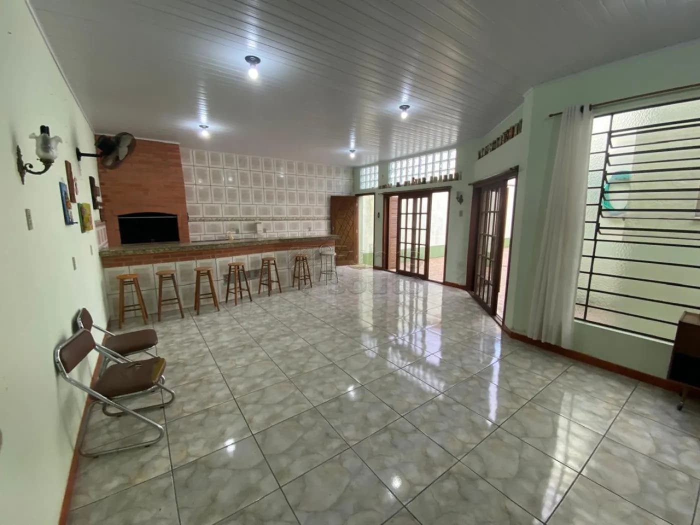 ugeyrq-pelotas-casa-padrao-centro-25-10-2024_13-04-24-15.webp