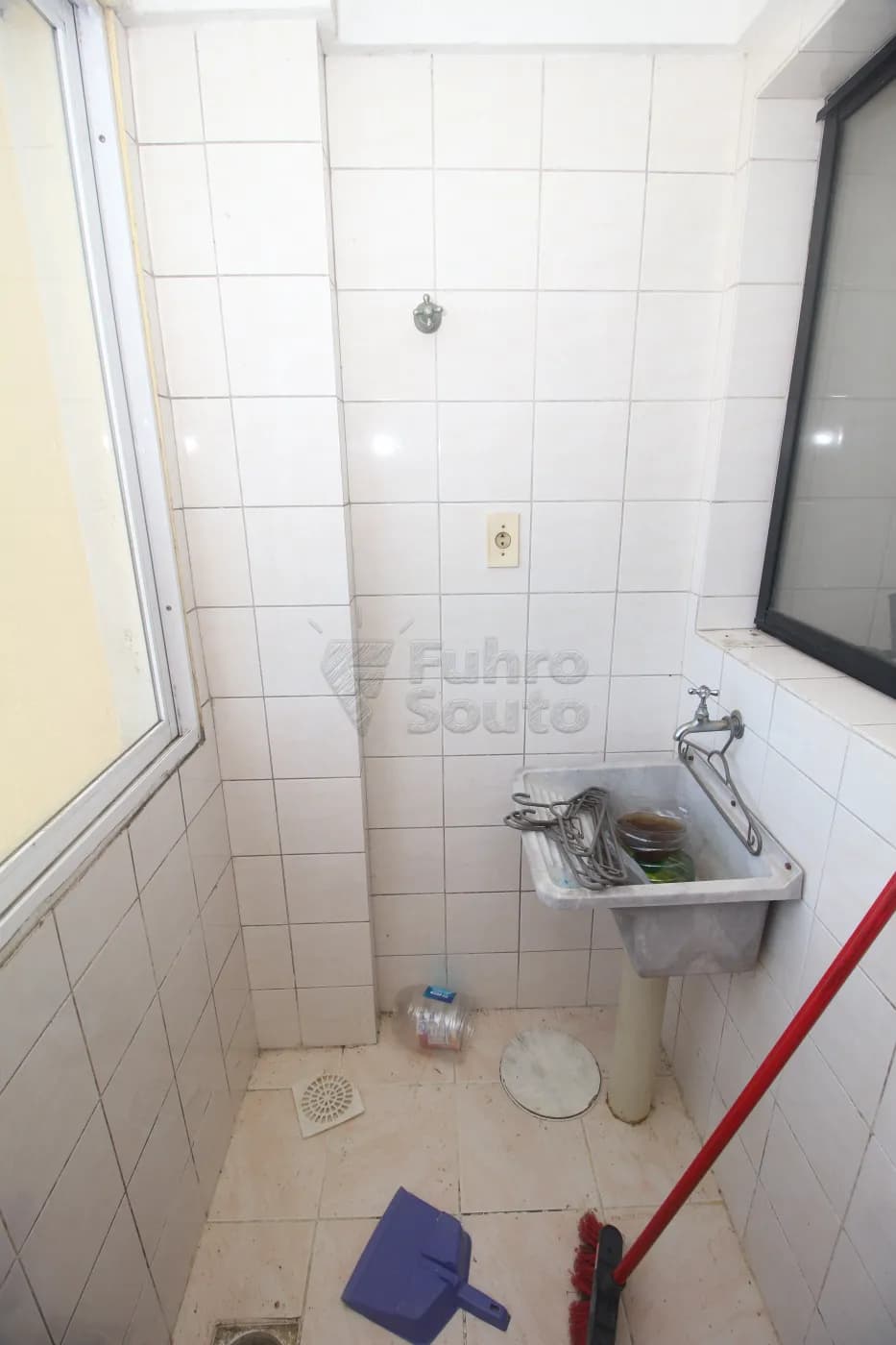 ujh2clm-pelotas-apartamento-kitinete-centro-13-11-2025_22-59-14-7.webp