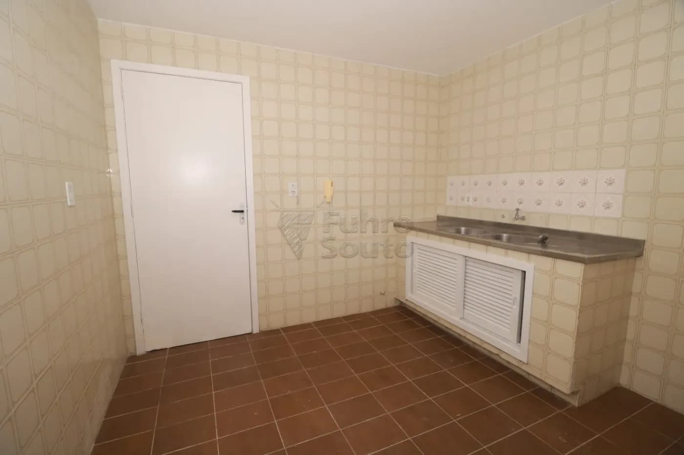 ukq40b-pelotas-apartamento-padrao-centro-21-05-2026_18-00-24-6a0f7268dd53a.webp