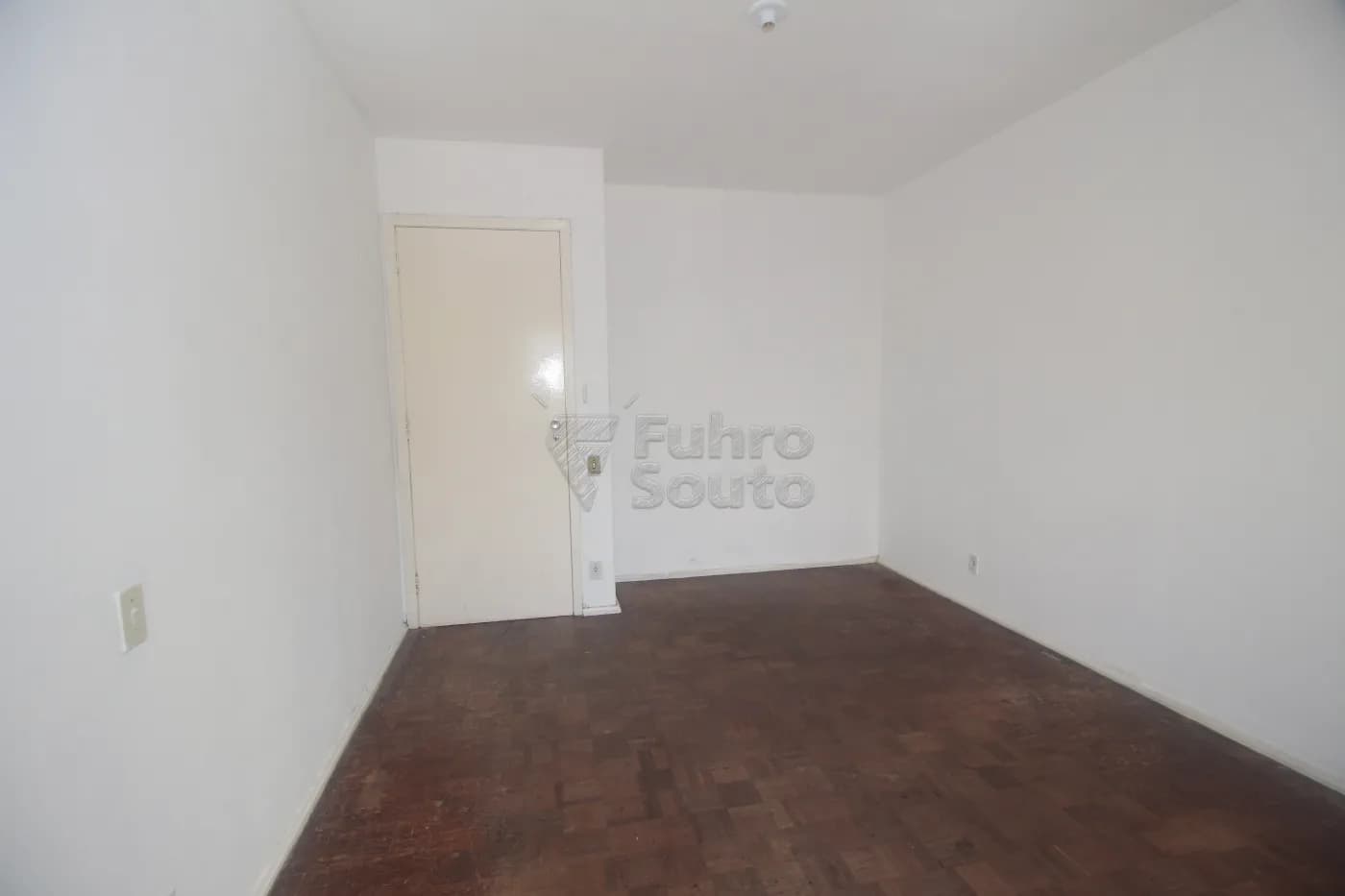 uncov6-pelotas-apartamento-padrao-centro-16-07-2025_22-53-22-21.webp