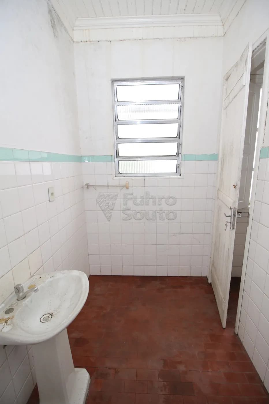 uoo60q-pelotas-casa-padrao-centro-18-06-2024_16-06-13-20.webp