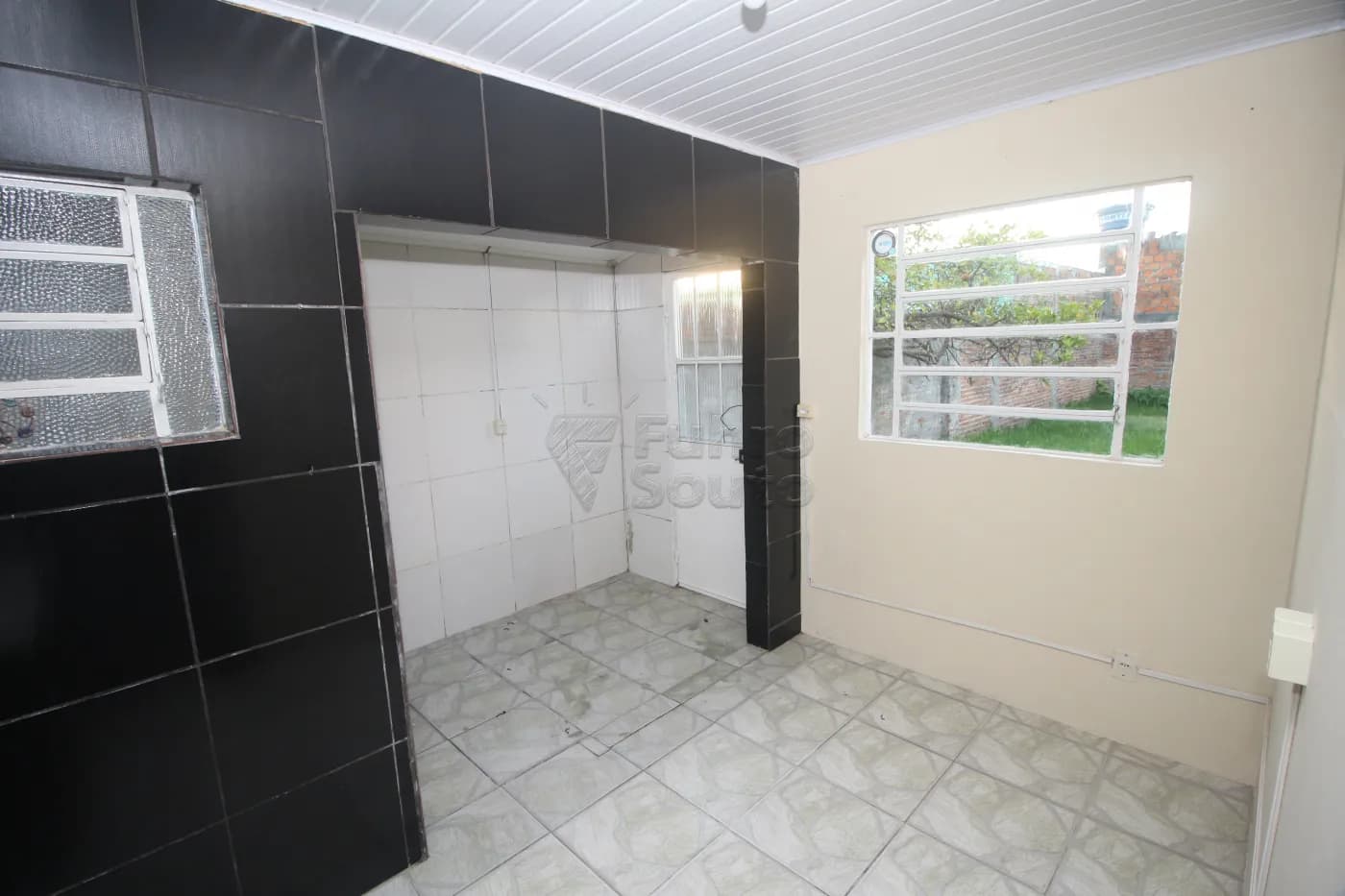 utlr9n-pelotas-casa-padrao-tres-vendas-05-12-2024_00-15-34-24.webp