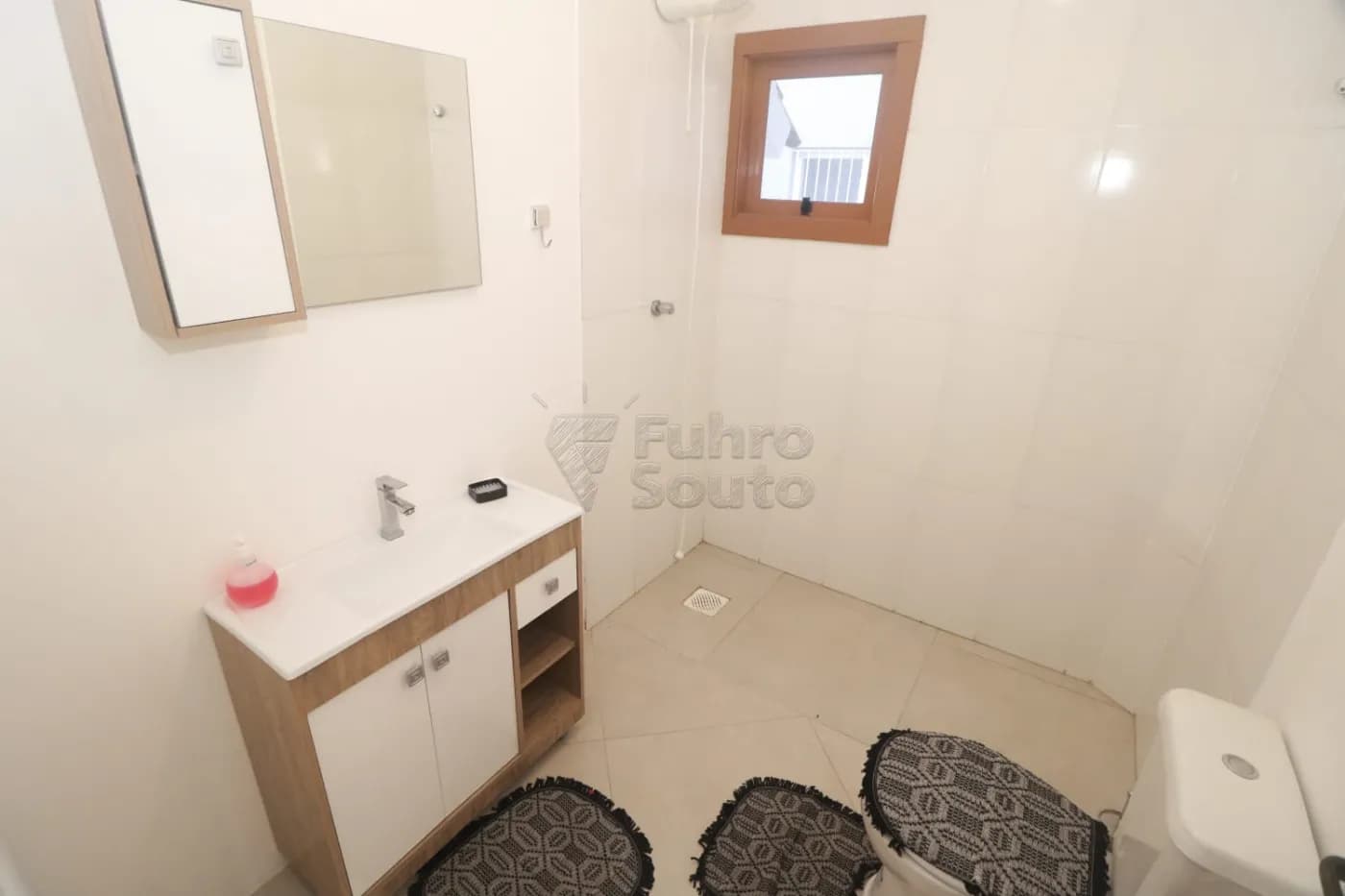uuo8s6-pelotas-casa-padrao-laranjal-22-05-2026_17-10-11-6a10b82381119.webp