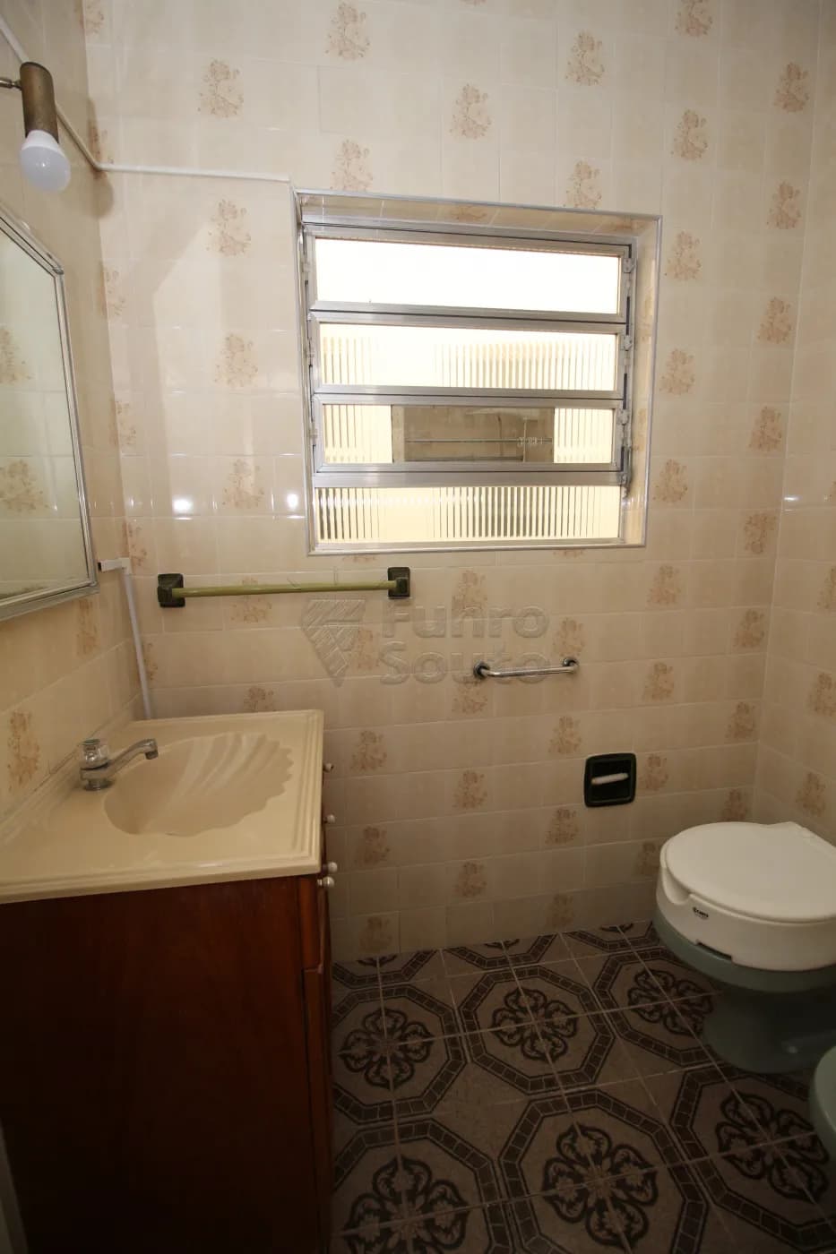 v117rh-pelotas-casa-padrao-centro-26-03-2024_22-21-32-26.webp