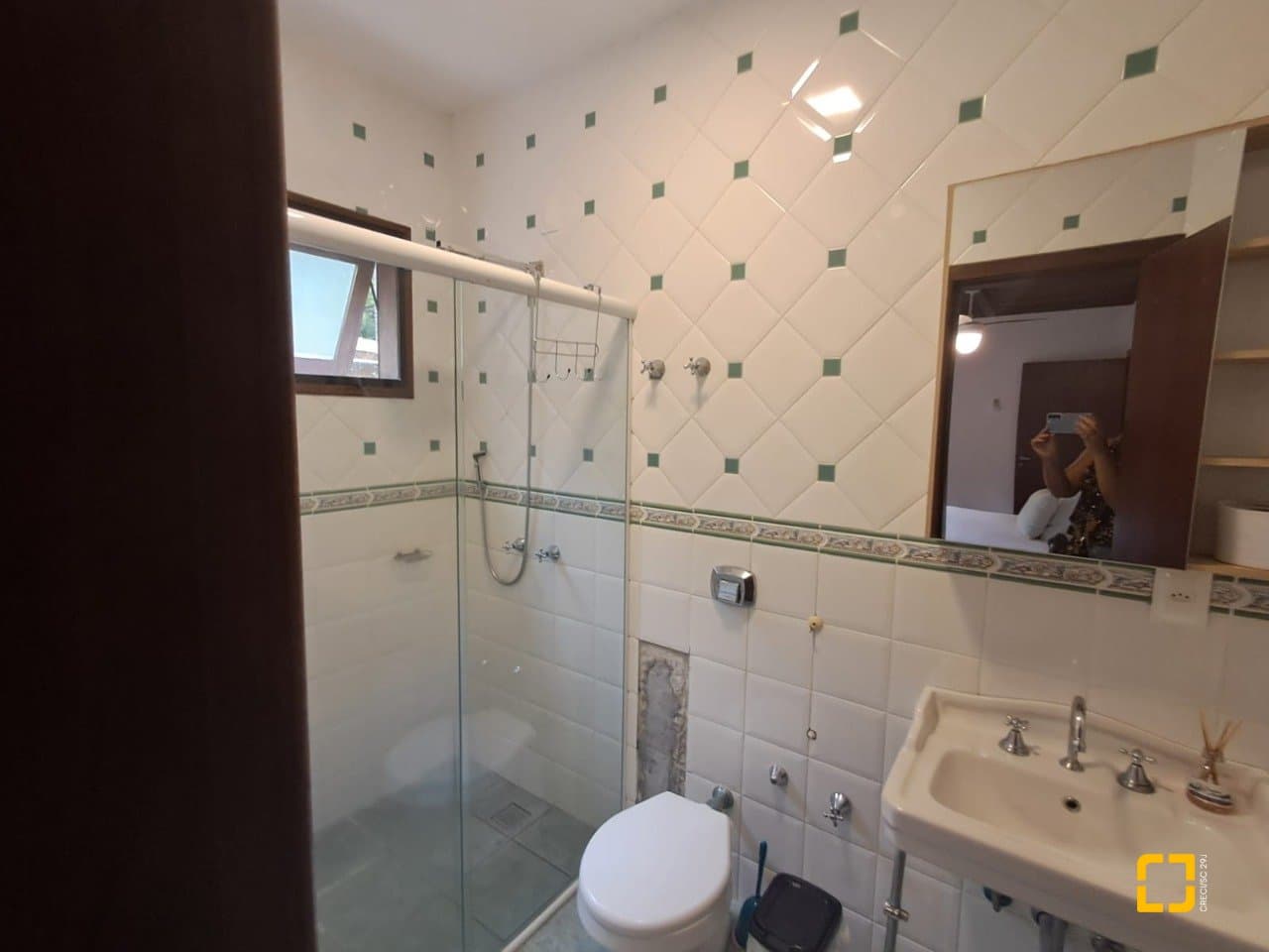 v64qxb-i7OzaoVjG6s6UV428I943_5308167c39a9a696f3.jpg
