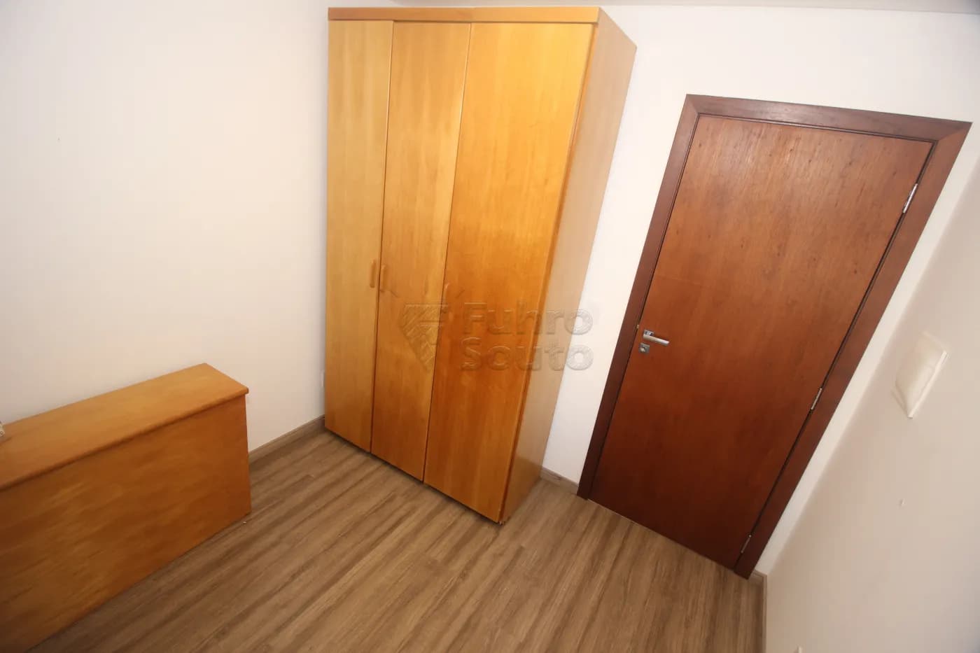 vh72ld-pelotas-casa-condominio-laranjal-14-06-2025_01-08-19-25.webp