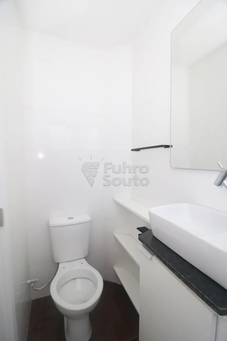 vlkwzb-pelotas-apartamento-padrao-centro-30-01-2026_00-27-15-697c2513f394c.webp