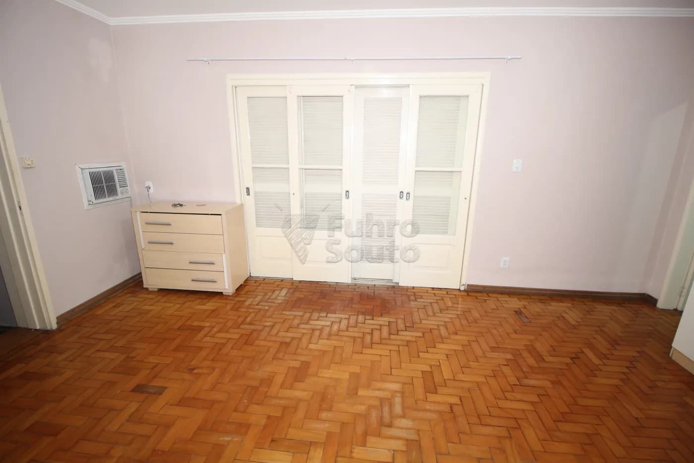 vwk7jp-pelotas-casa-padrao-centro-04-05-2024_23-00-18-26.webp
