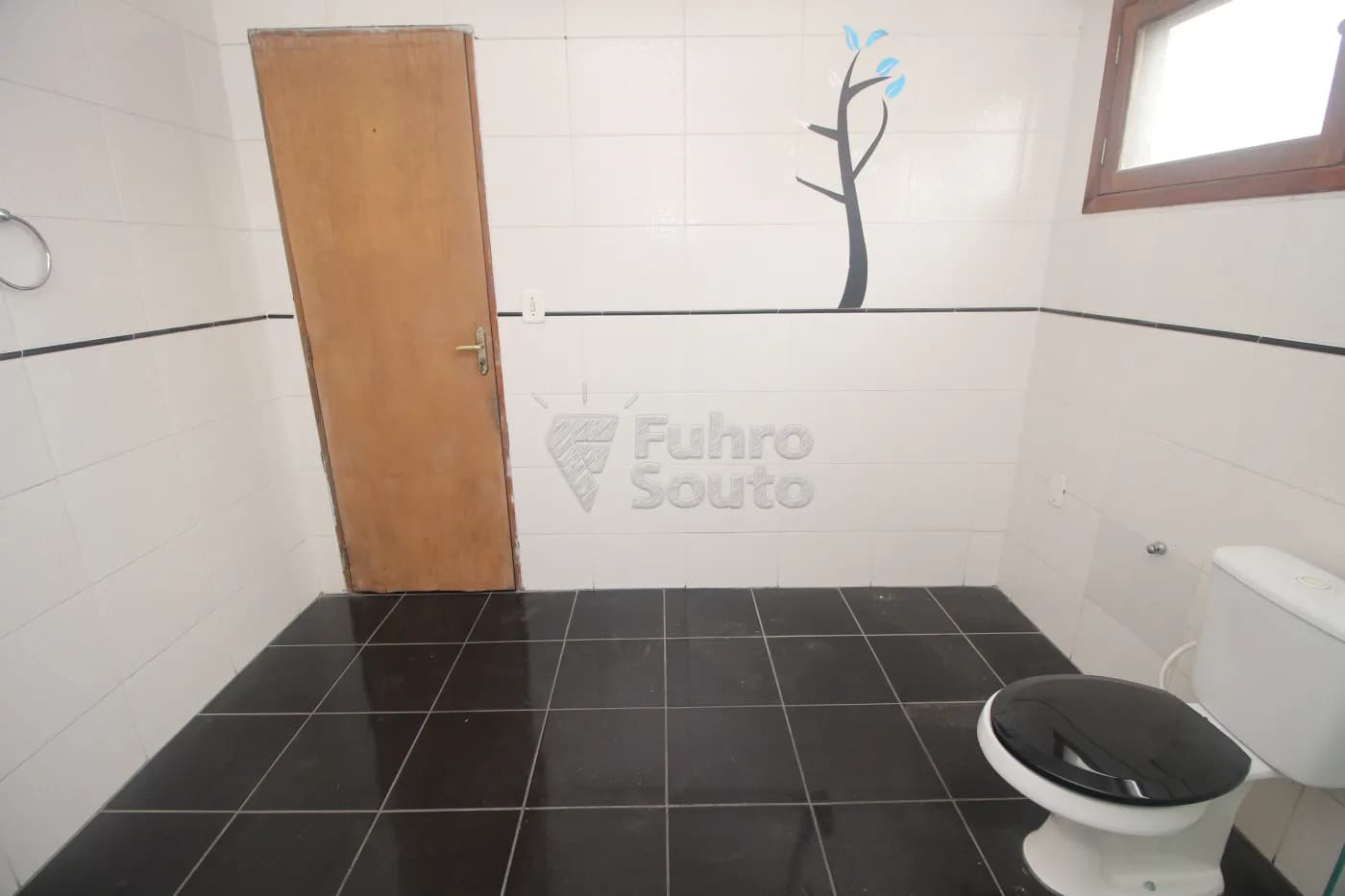 w2jsf8-pelotas-casa-padrao-centro-07-11-2024_02-33-07-40.webp