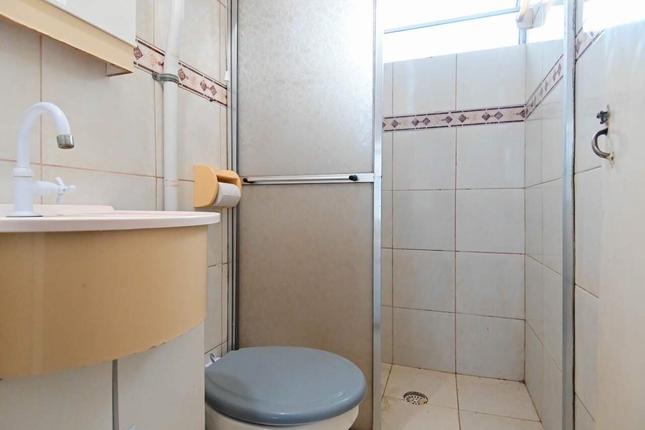 w7t4gm-apartamento-2-quartos-no-pelotas-banheiro-social.jpg