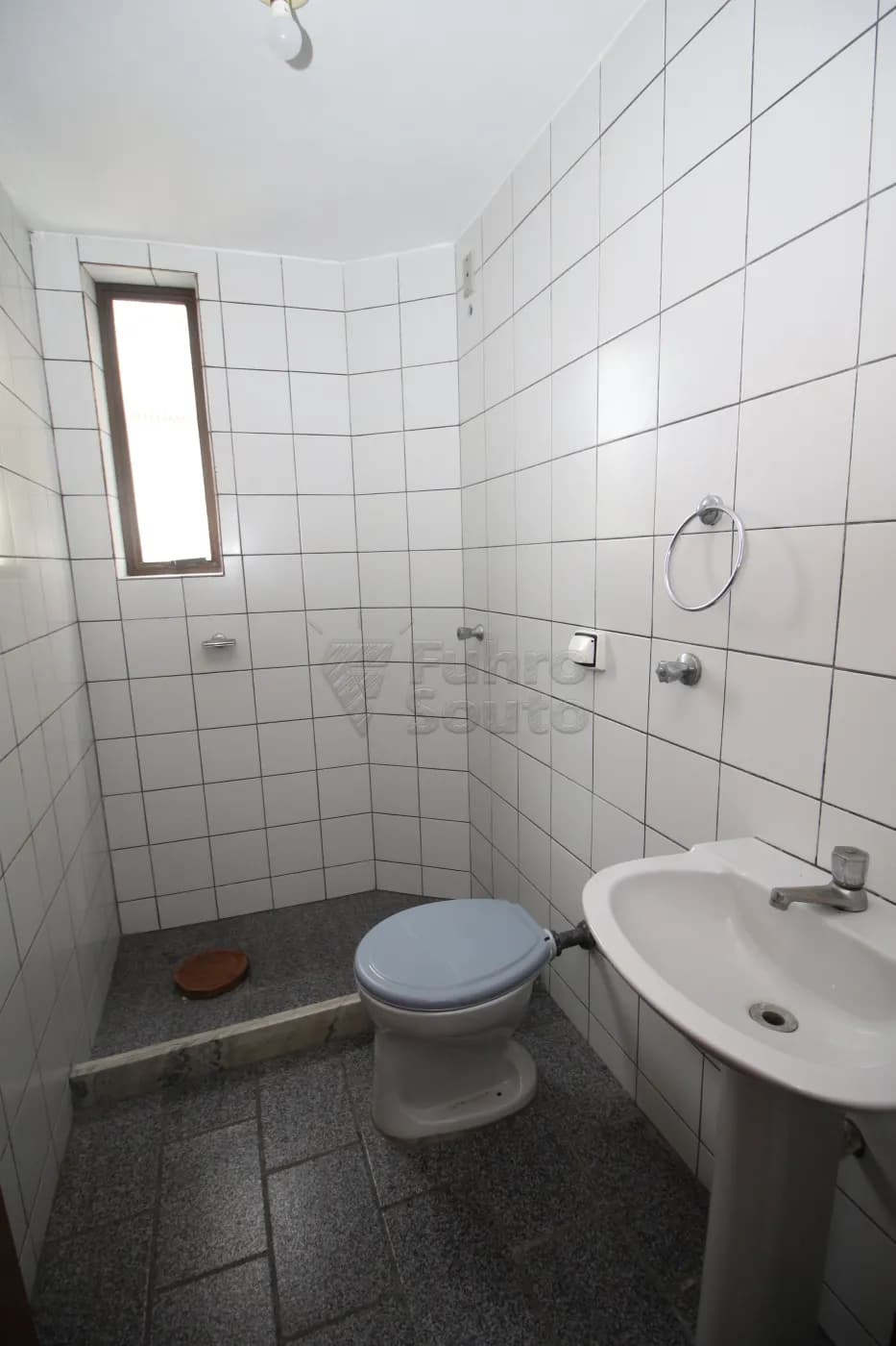 w8ifio-pelotas-comercial-sala-em-condominio-centro-17-06-2024_18-53-03-6.webp