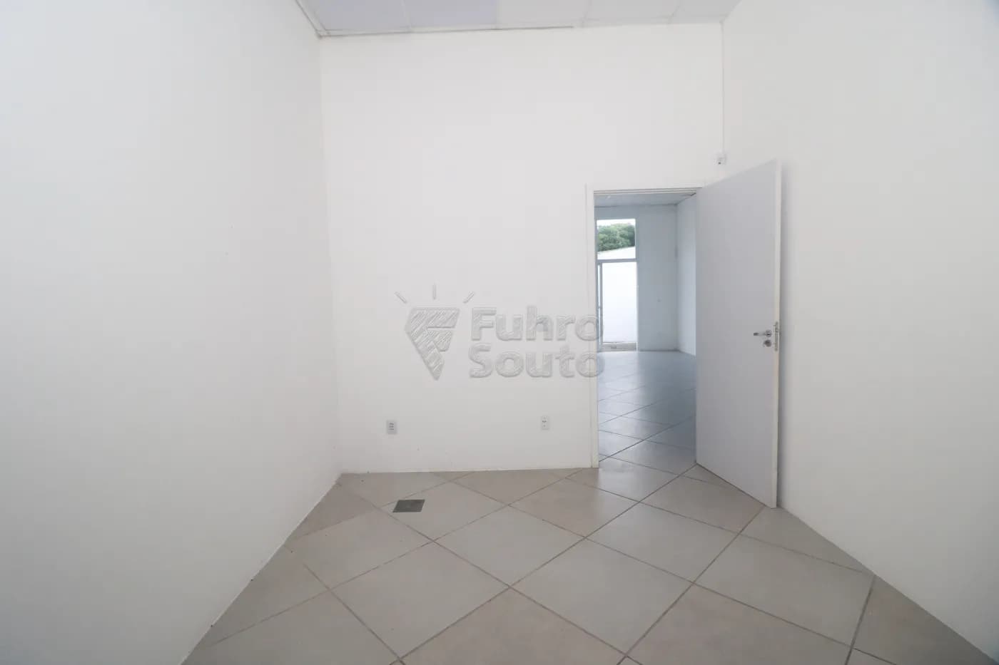 wle3ka-pelotas-comercial-predio-areal-15-04-2026_01-05-11-69df0e77507c2.webp