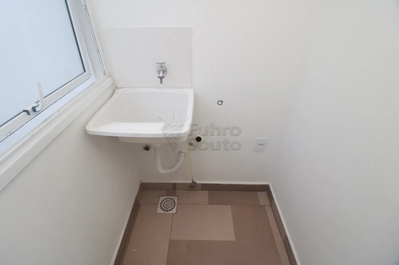 wlyec-pelotas-apartamento-padrao-centro-30-01-2026_00-27-14-697c2512389b5.webp