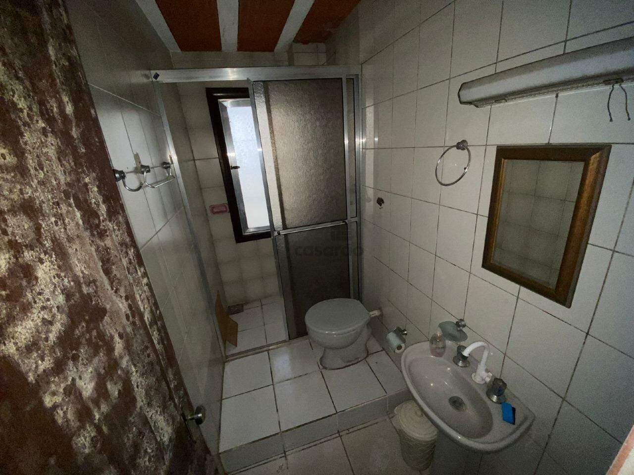 wp3oen-casa-comercial-no-pelotas-banheiro-social-2.jpeg
