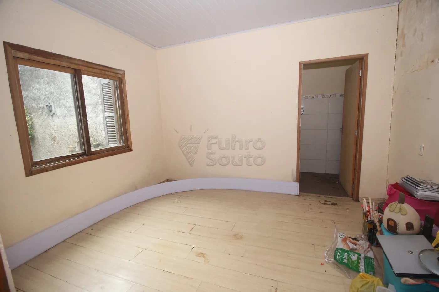 wpk9pe-pelotas-casa-padrao-centro-07-11-2024_02-32-31-9.webp