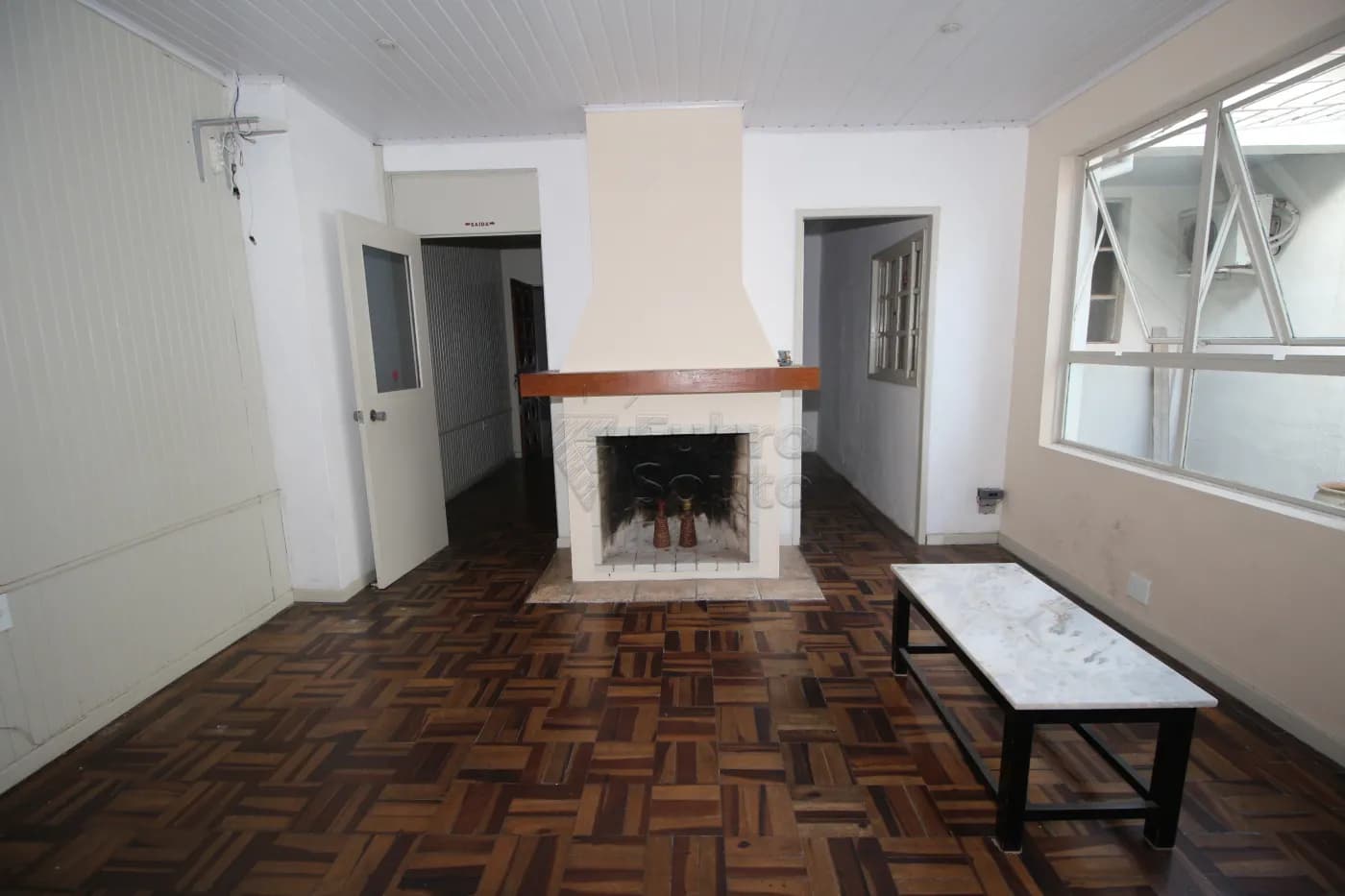 wro6hh-pelotas-casa-padrao-centro-22-03-2024_23-31-14-17.webp