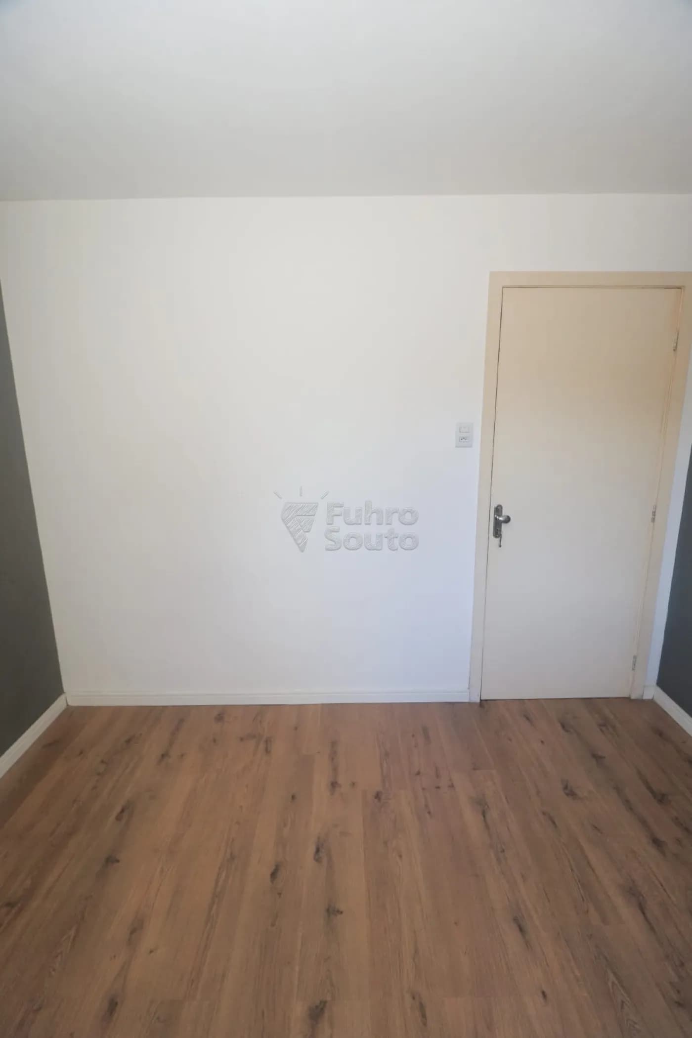 wu6bj-pelotas-apartamento-padrao-centro-18-04-2026_21-18-22-69e41f4ef25fe.webp