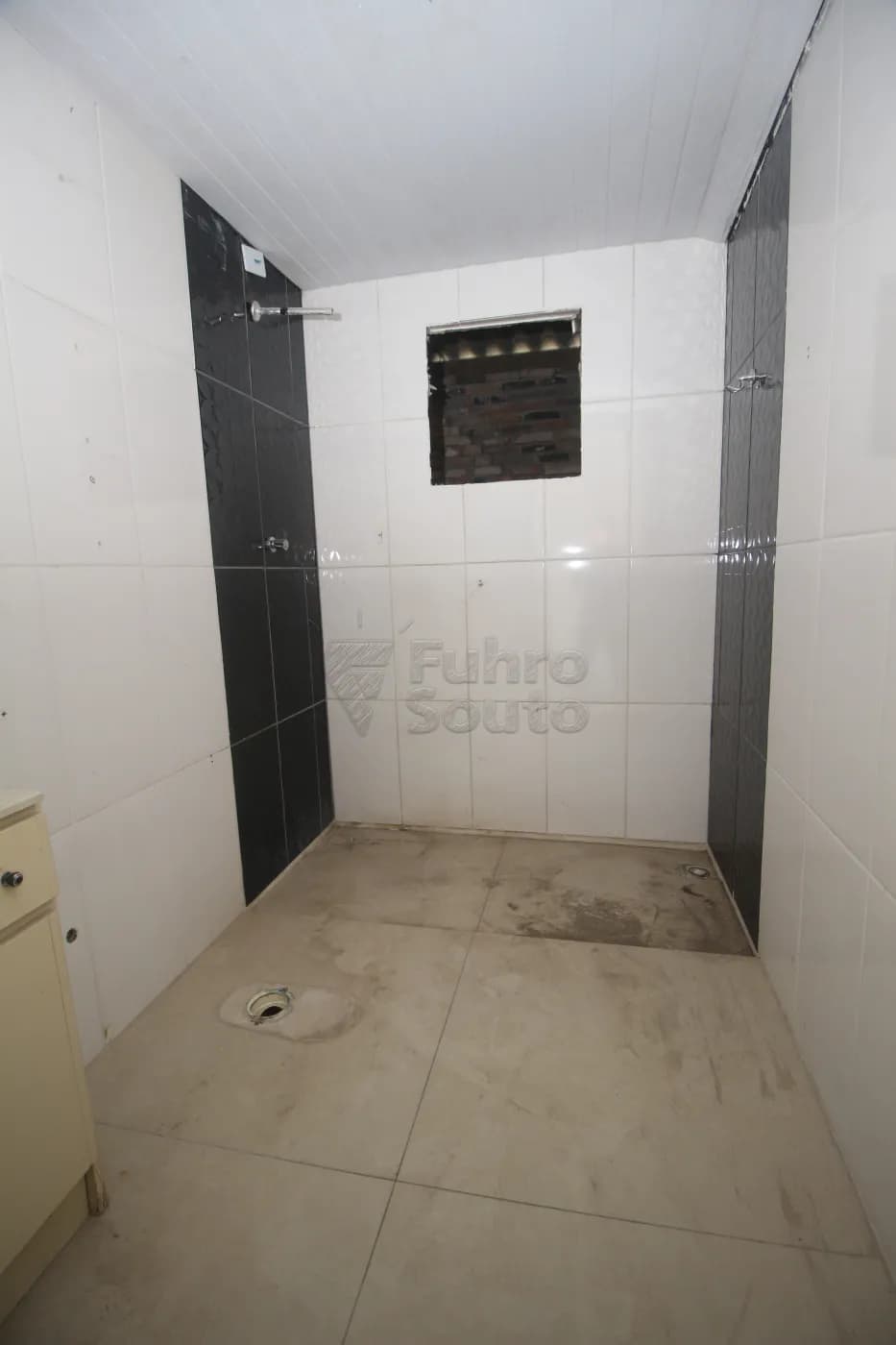 wwwwhn-pelotas-comercial-sala-em-condominio-fragata-14-02-2025_00-57-26-17.webp