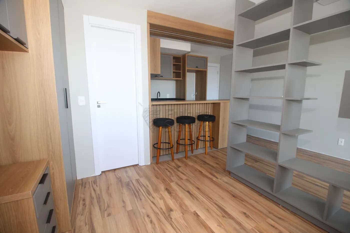 wx112f-pelotas-apartamento-loft-studio-centro-07-02-2025_23-57-05-6.webp